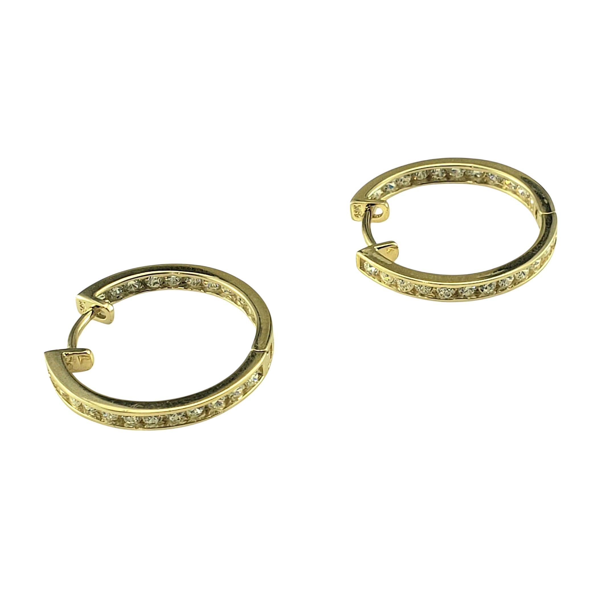 Contemporain Boucles d'oreilles en or jaune 14K avec diamants à l'intérieur et à l'extérieur #23050 en vente