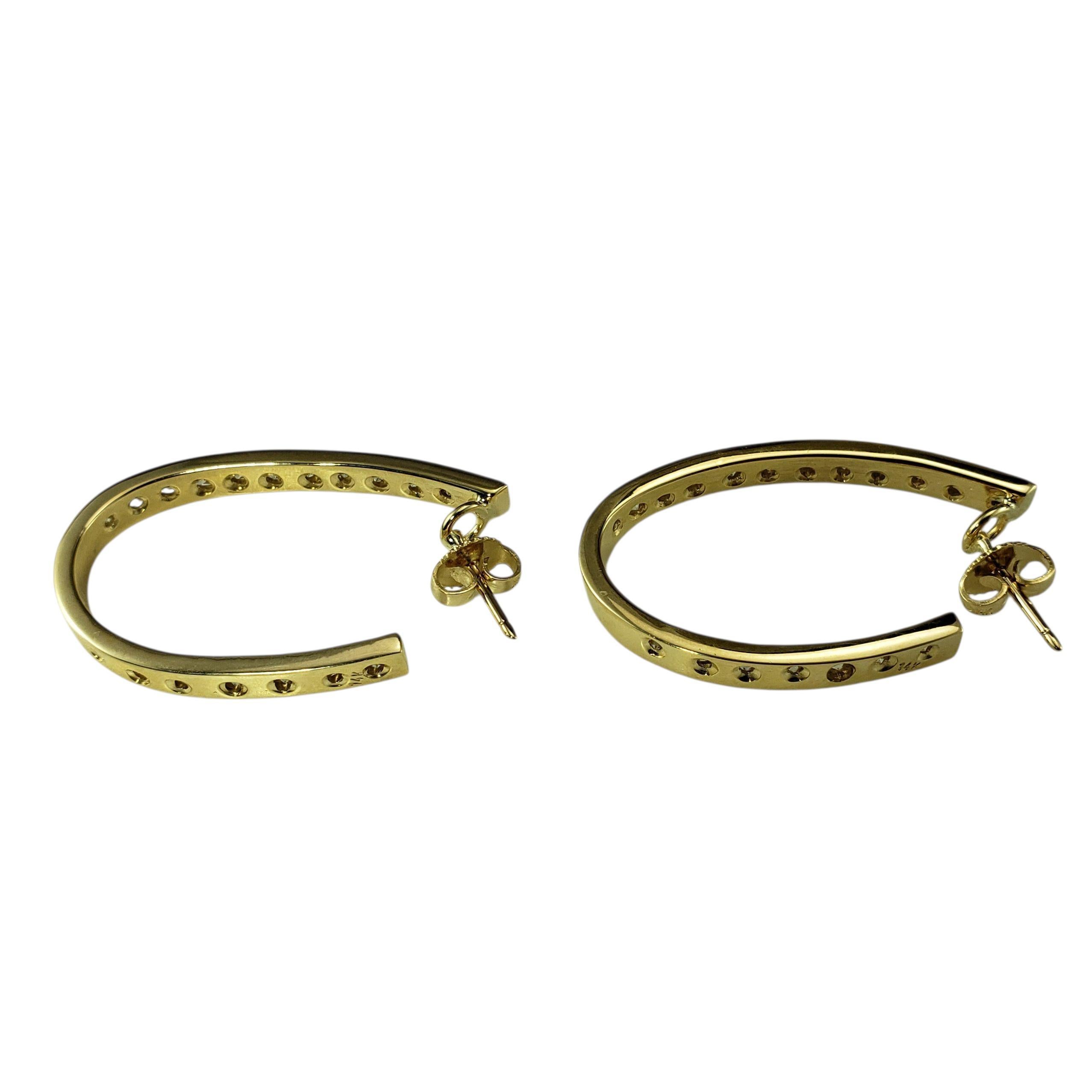 Boucles d'oreilles ovales en or jaune 14K avec diamant à l'intérieur et à l'extérieur #23026 Bon état - En vente à Washington Depot, CT