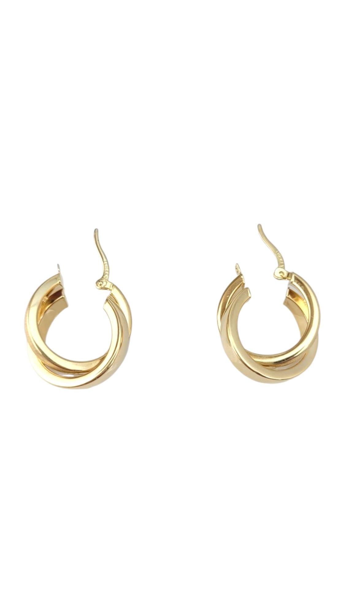 14K Yellow Gold Interlocked Hoop Earrings #21726 In Good Condition For Sale In Washington Depot, CT