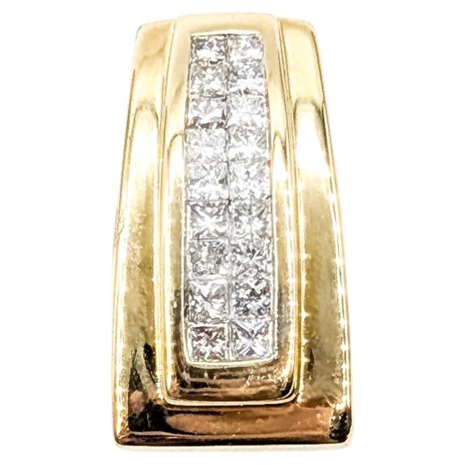 Ciondolo in oro giallo 14k con diamanti incastonati a vista
