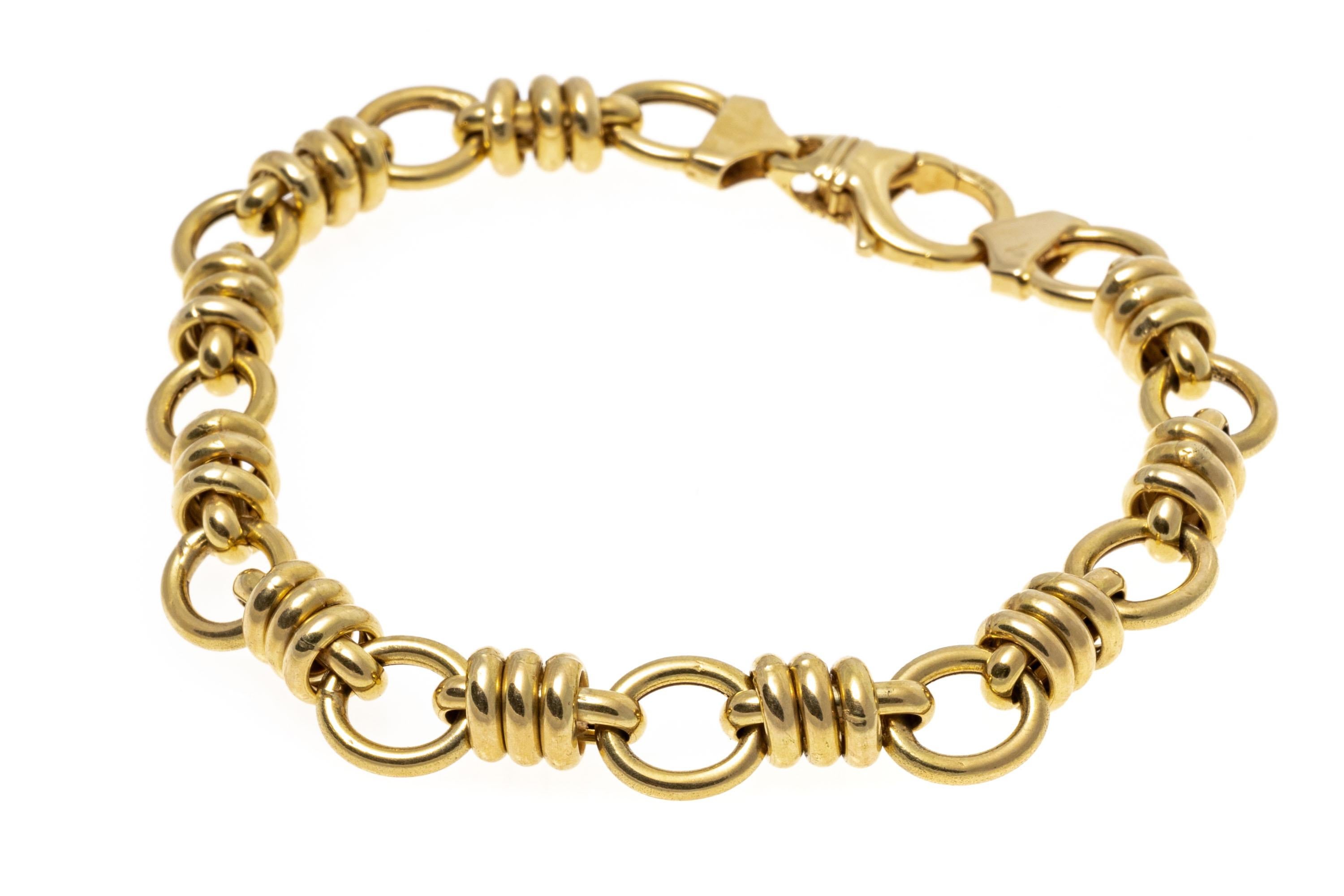 14K Yellow Gold Alternating Circular and Bar Link Bracelet In Good Condition For Sale In Southport, CT