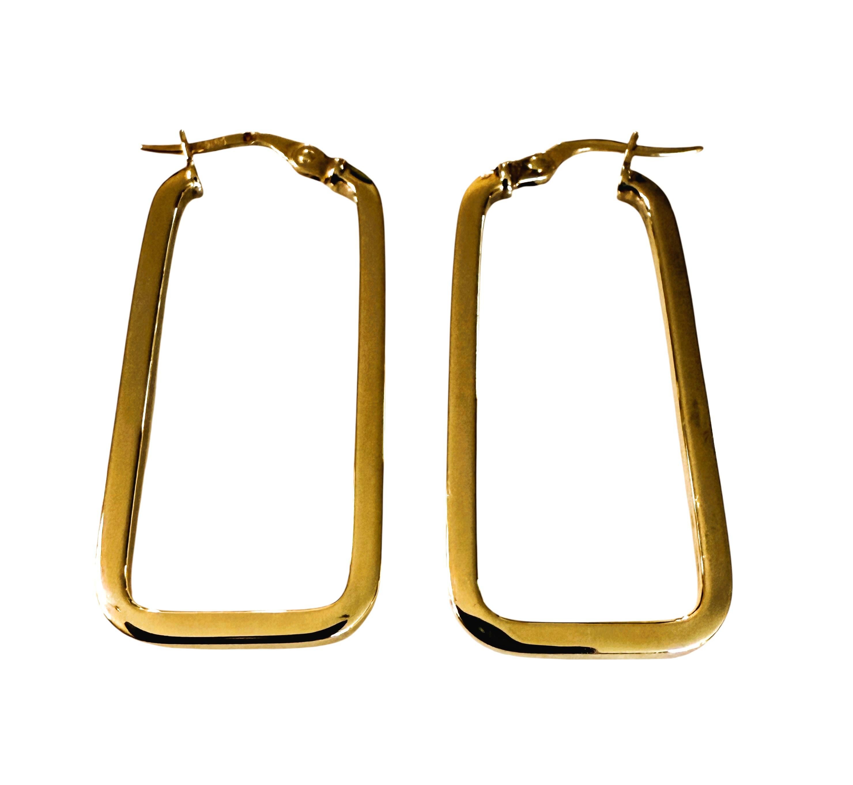 Boucles d'oreilles modernes en or jaune 14K, style trombone, de 1,5 pouces de long Excellent état - En vente à Eagan, MN