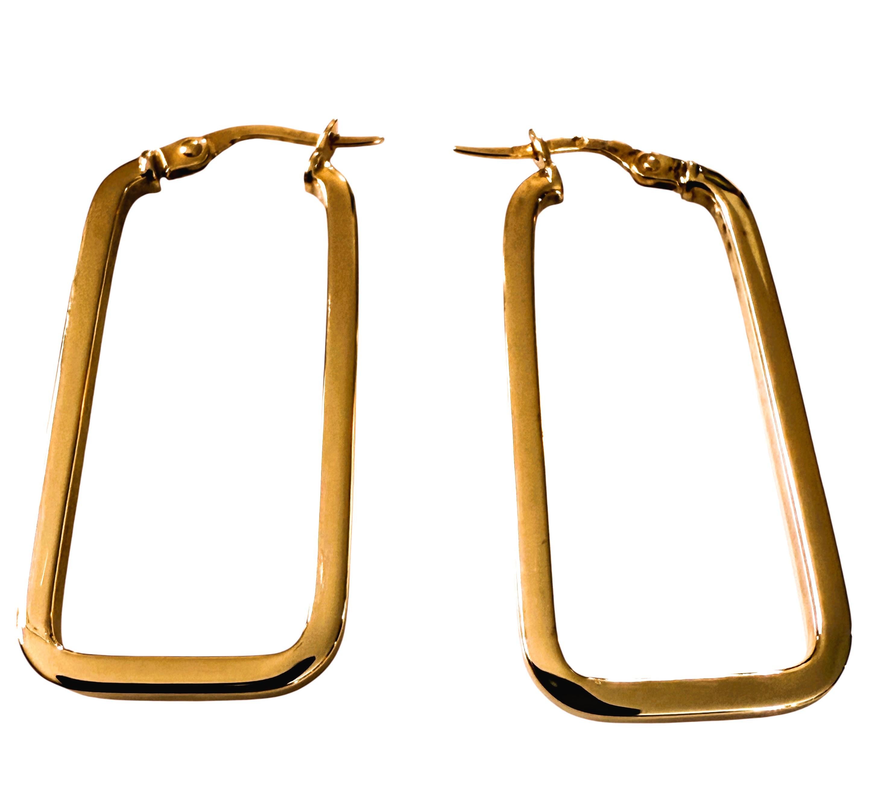 Boucles d'oreilles modernes en or jaune 14K, style trombone, de 1,5 pouces de long Pour femmes en vente