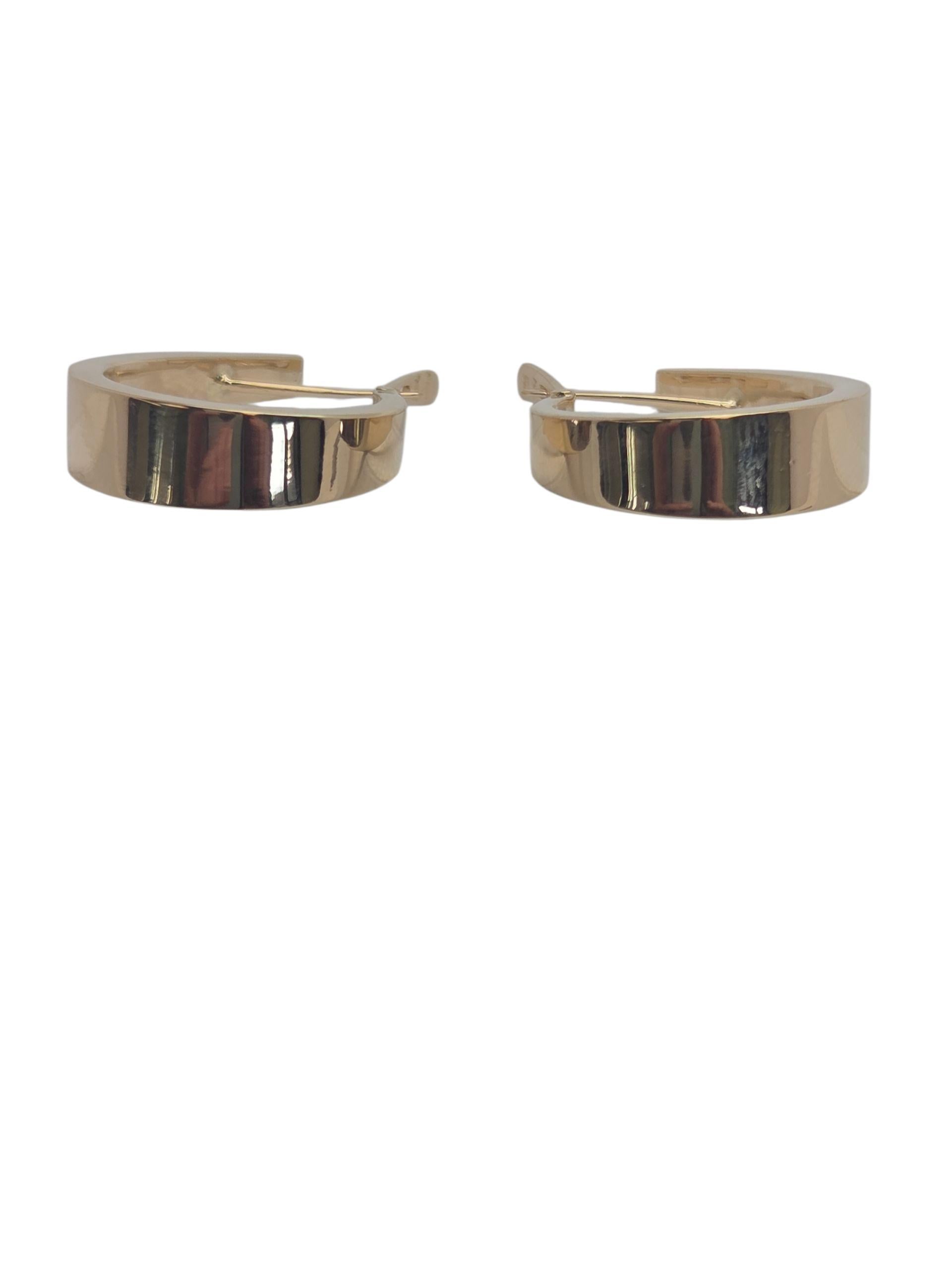 Boucles d'oreilles en or jaune 14k en forme de J #23820 en vente 3