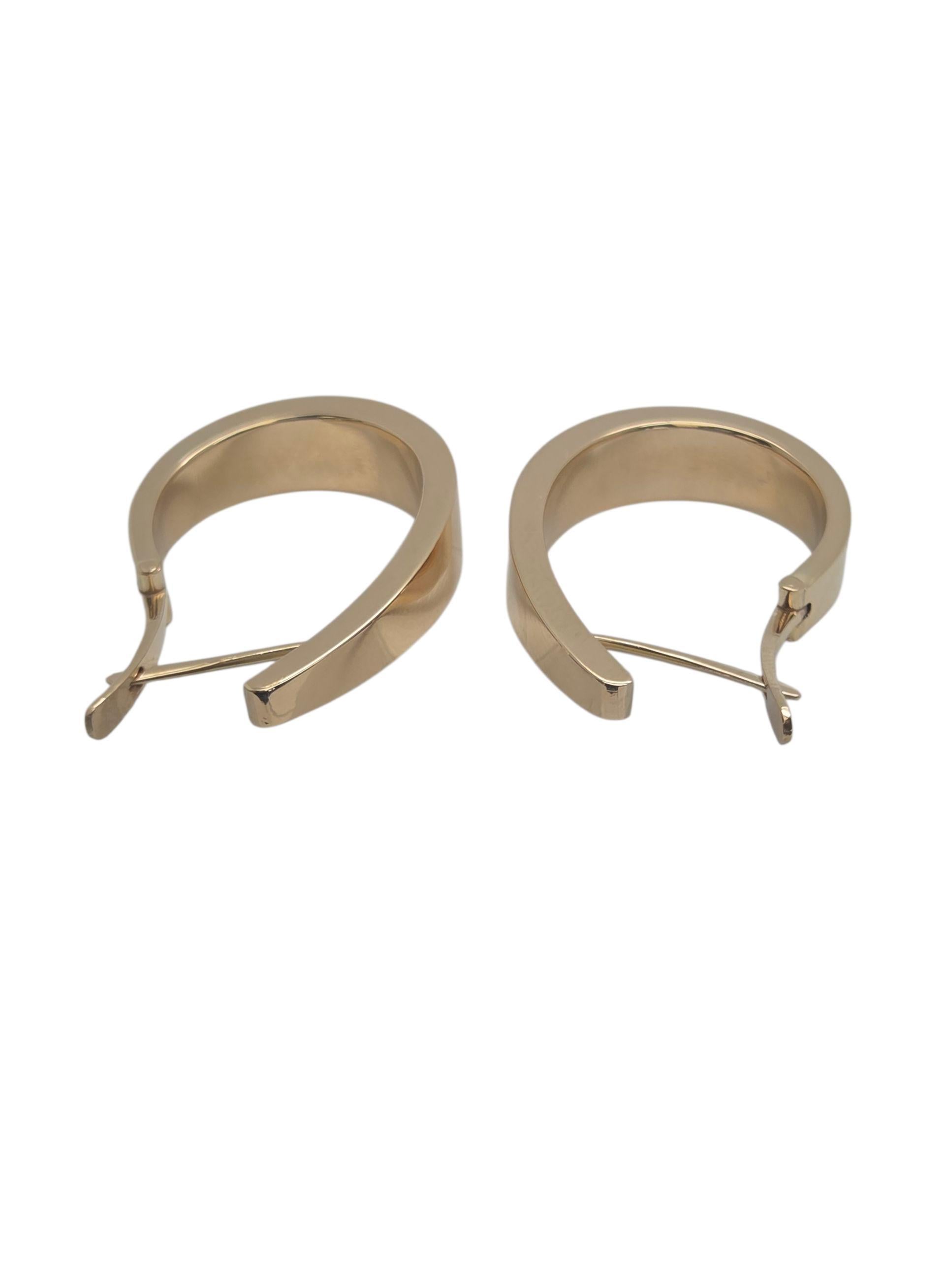 Boucles d'oreilles en or jaune 14k en forme de J #23820 en vente 4