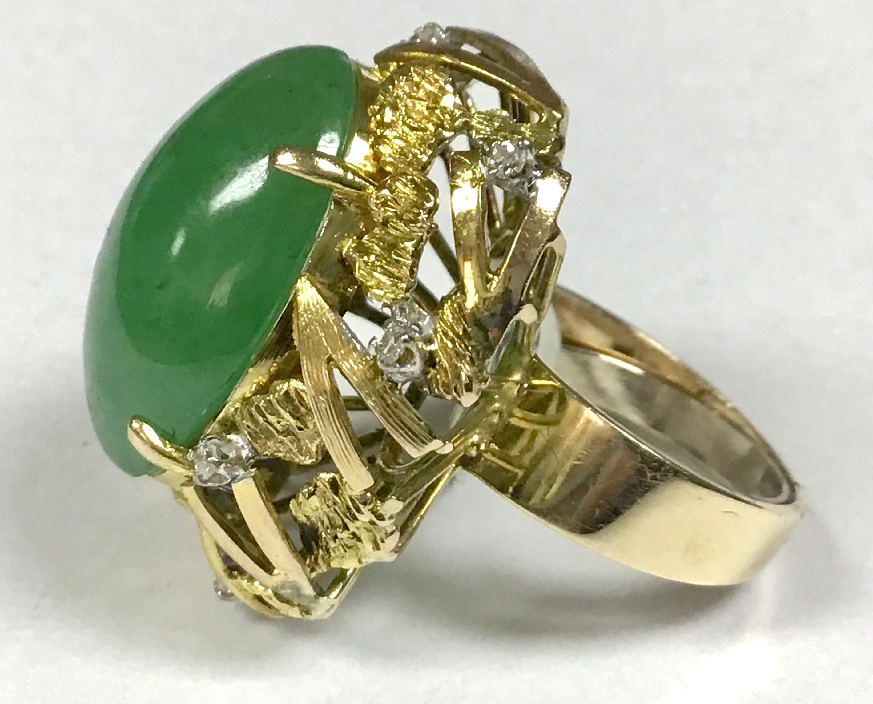 14K Yellow Gold Jade and Diamond Cocktail Ring In Excellent Condition For Sale In Bradenton, FL