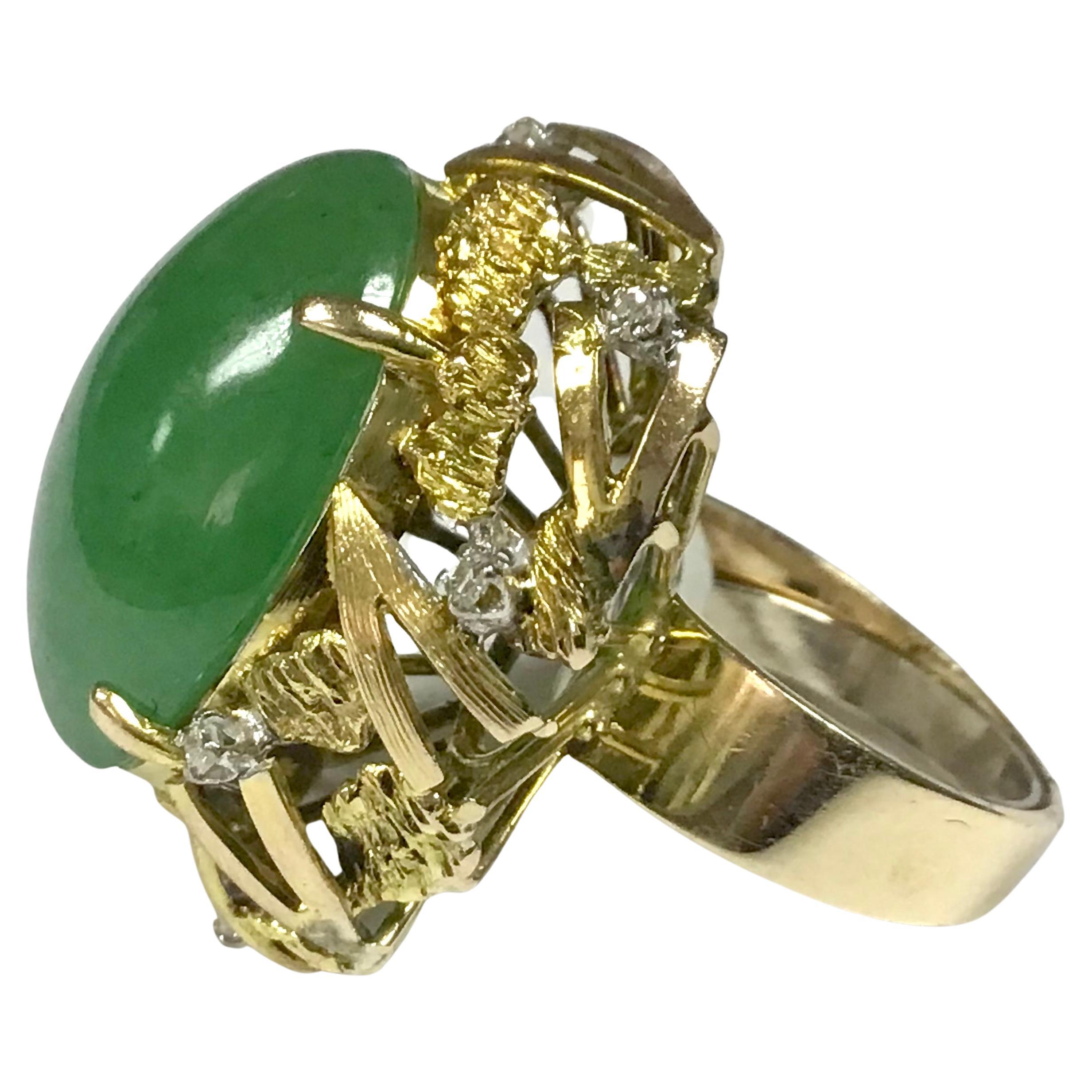 Bague cocktail en or jaune 14 carats, jade et diamants en vente