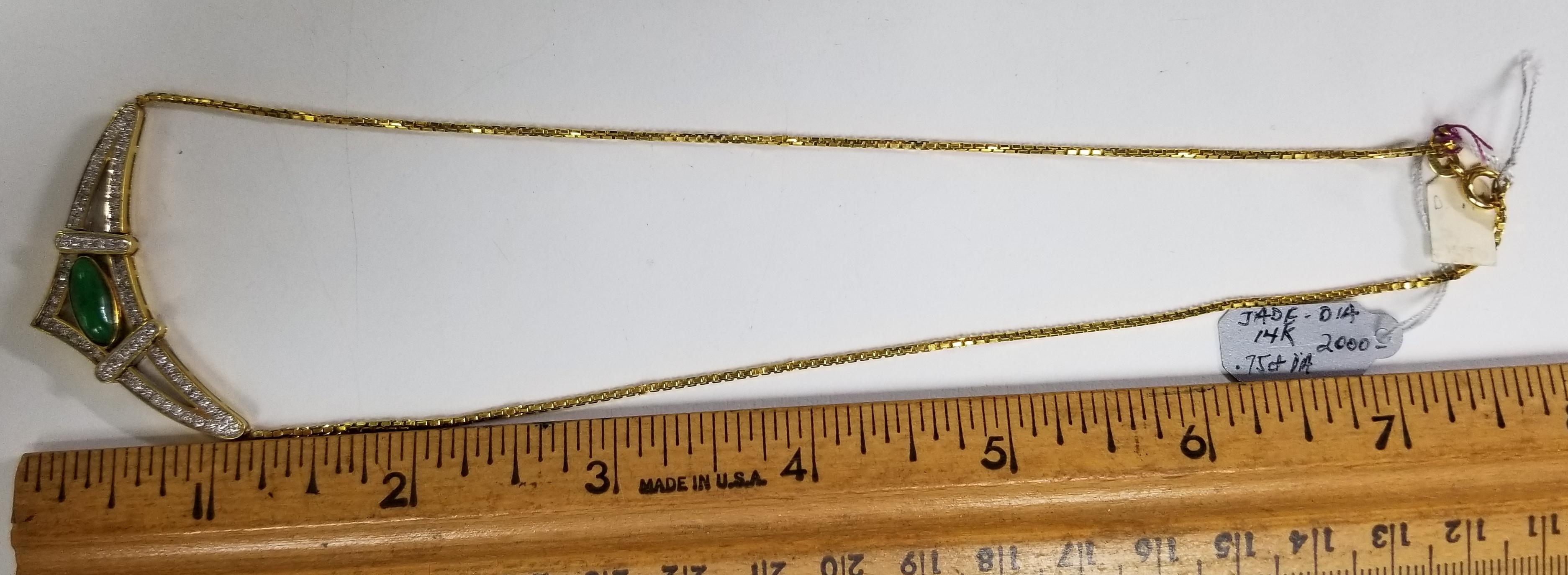 Pendentif en or jaune 14 carats, jade et diamant Neuf - En vente à Los Angeles, CA