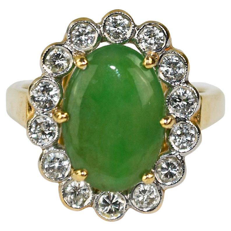Anello cocktail di giada e diamanti in oro giallo 14K 6,5g in vendita