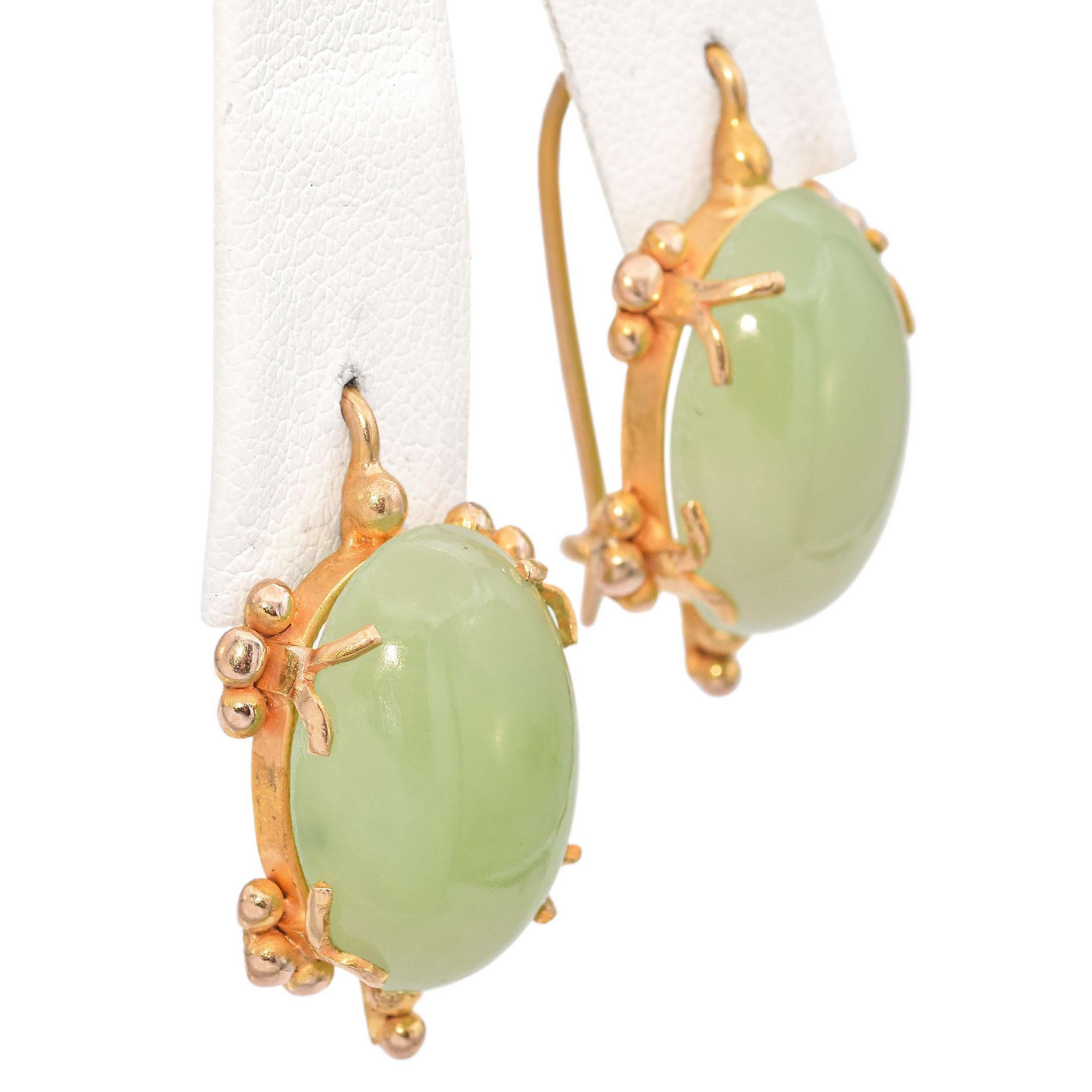 14K Yellow Gold Jade Drop Earrings In Good Condition For Sale In New York, NY