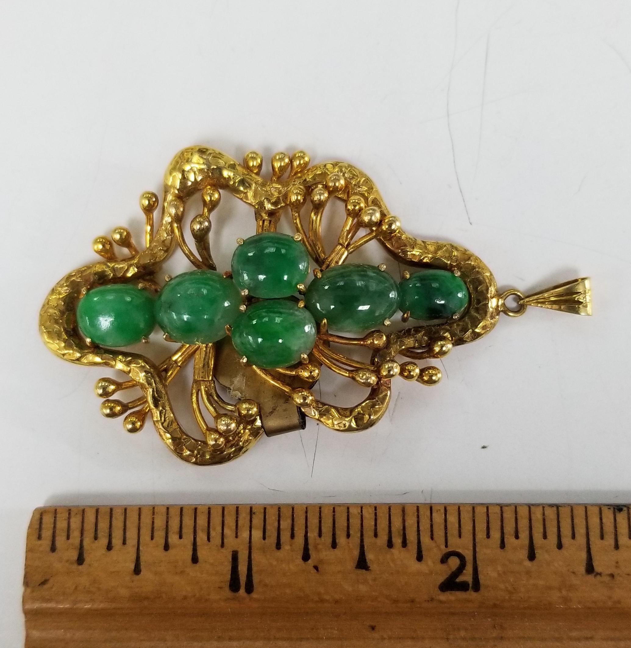 Pendentif en or jaune 14 carats de forme libre avec 6 pièces en jade cabochon ovale Neuf - En vente à Los Angeles, CA