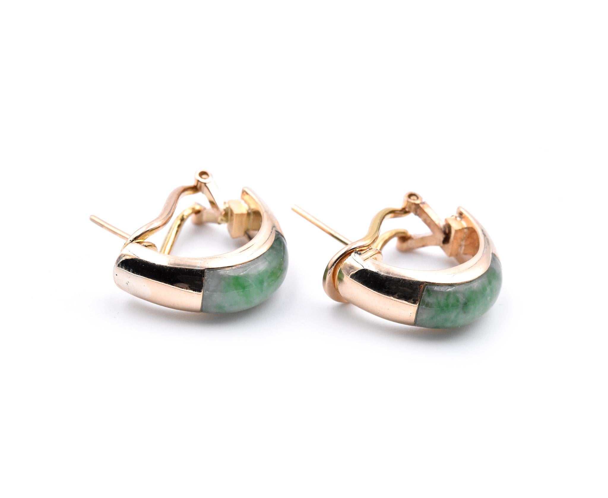 Material: 14k yellow gold
Gemstone: Jade
Dimensions: earrings measure 19.50mm x 6.85mm
Fastenings: post with omega back
Weight: 8.30 grams
