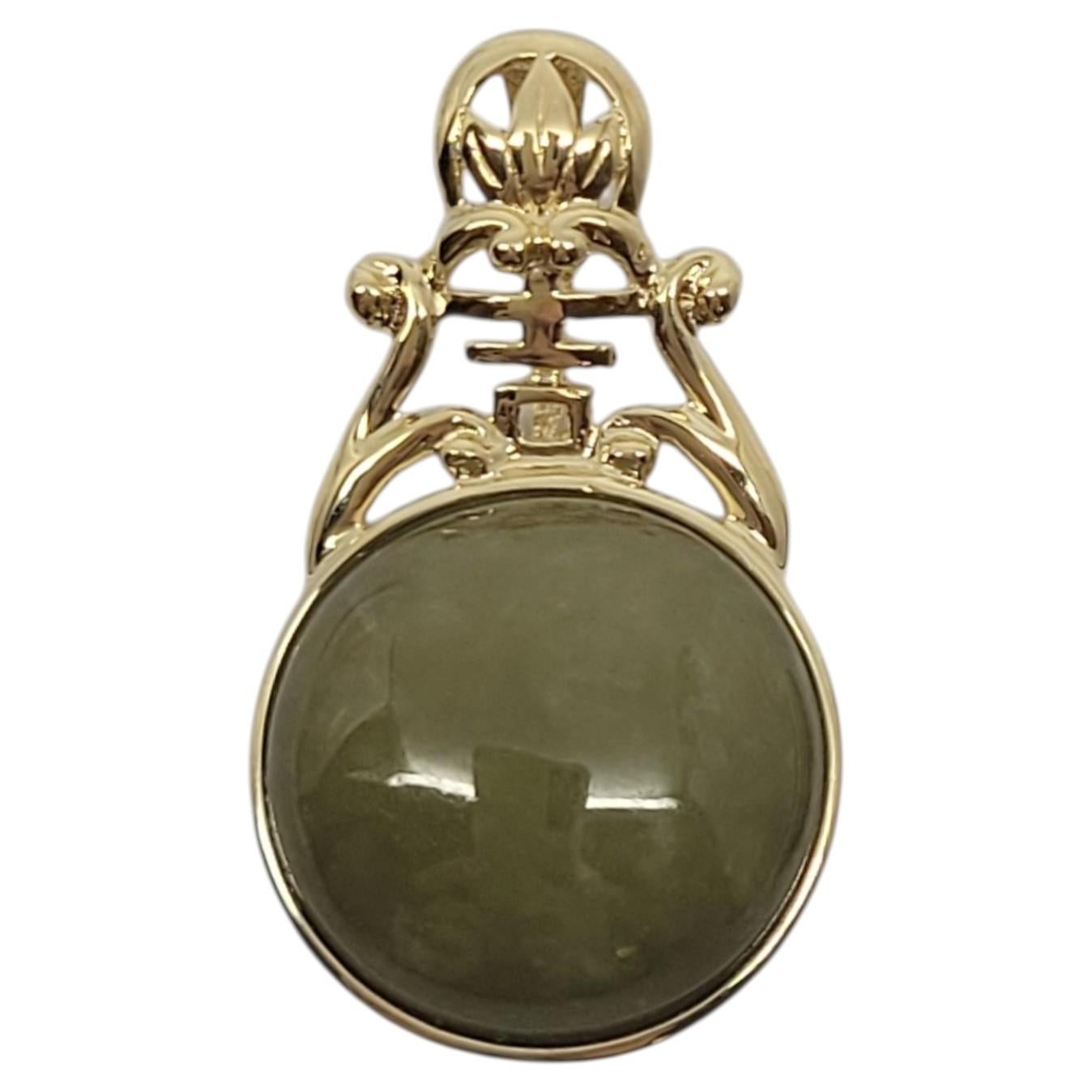 Colgante de jade de oro amarillo de 14 quilates #24111