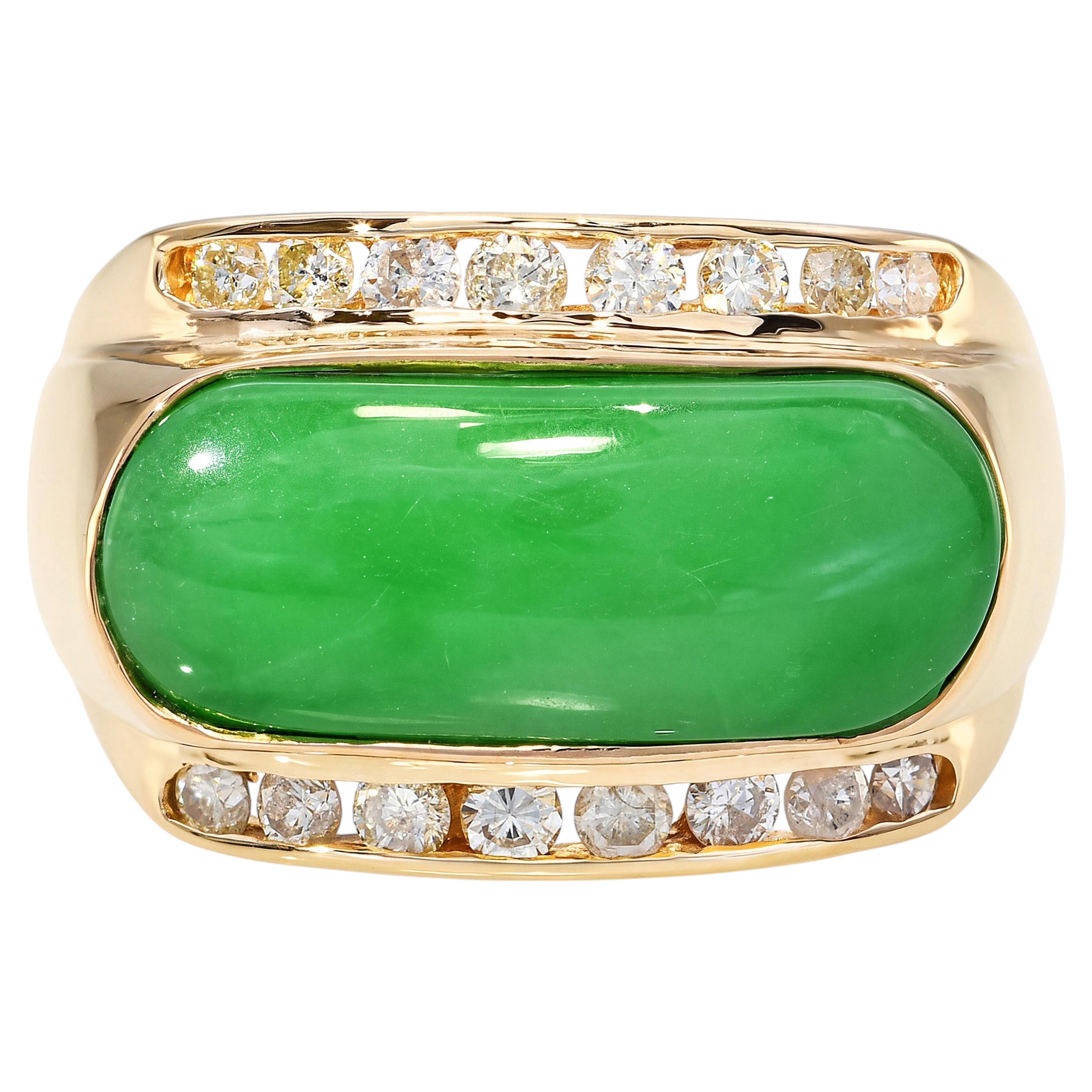 Anillo de oro amarillo de 14k con jadeíta y diamantes en venta