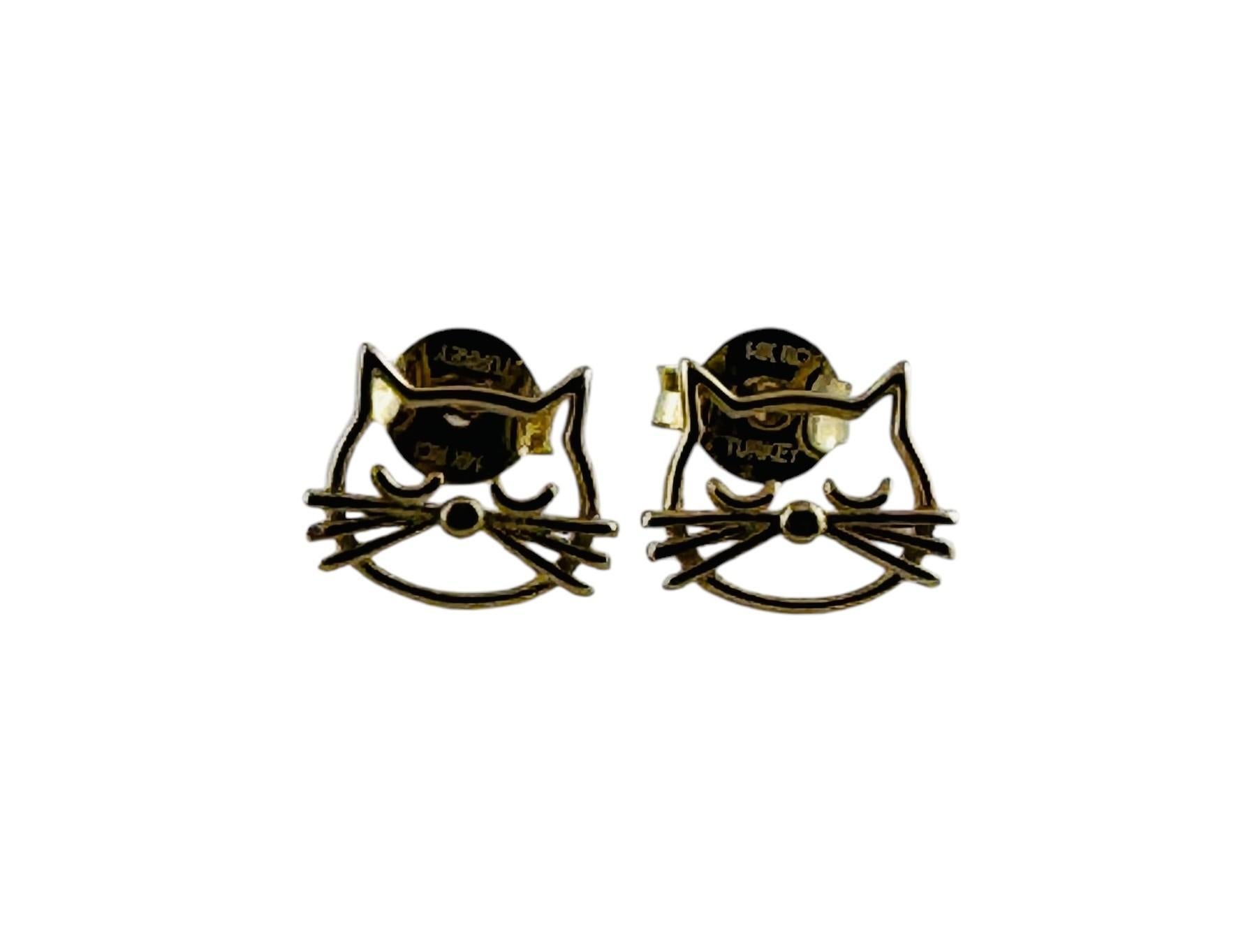 14K Yellow Gold Kitten Face Stud Earrings

These adorable kitten earrings are set in 14K yellow gold and are perfect for a cat lover!

Stamped: 14K RCI Turkey

1.10 g / 0.7 dwt

Measurements: 11mm x 9mm x 1.1mm

Very good preowned condition.

Will