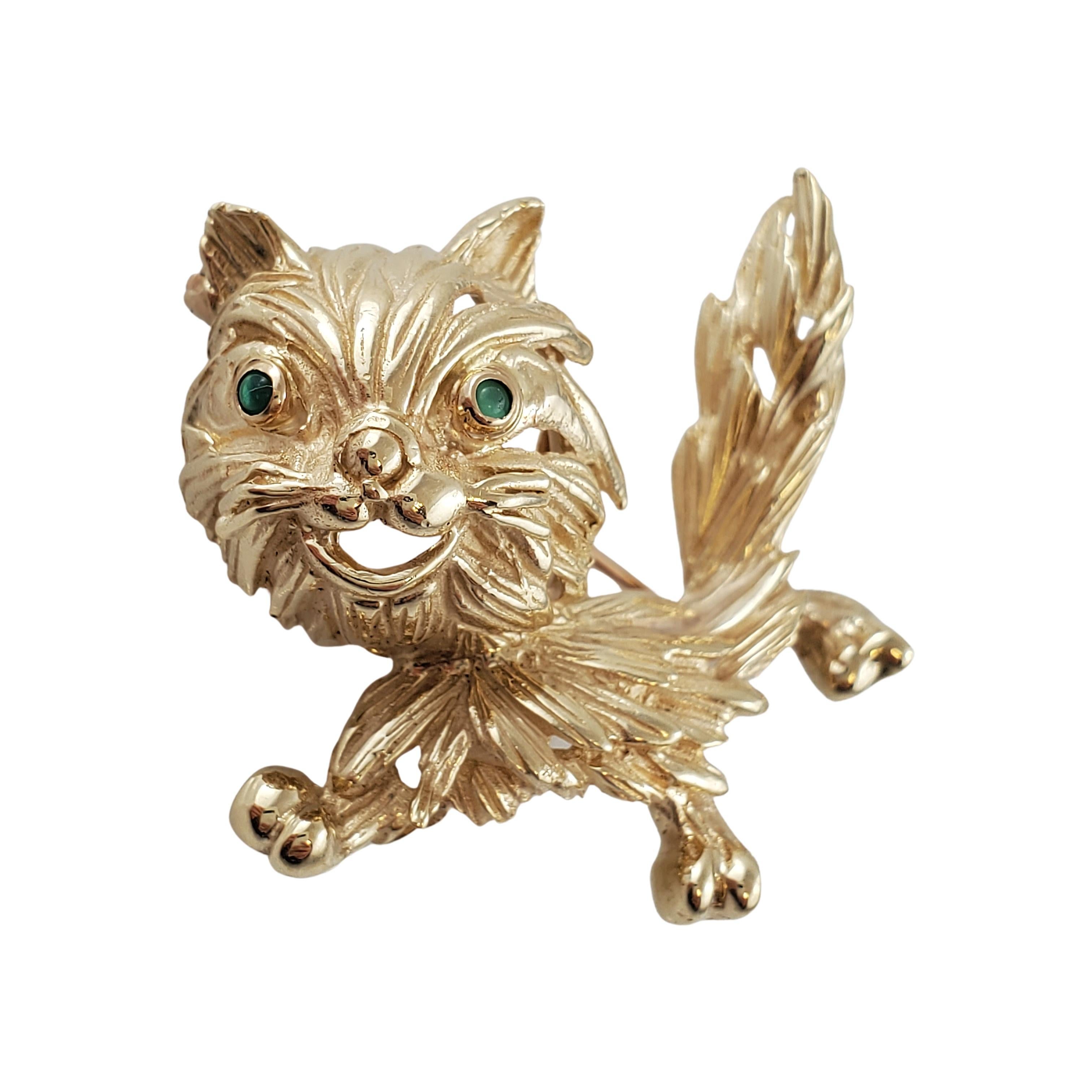 14k Yellow Gold Kitty Pin with Green Cabochon Stone In Good Condition In Washington Depot, CT