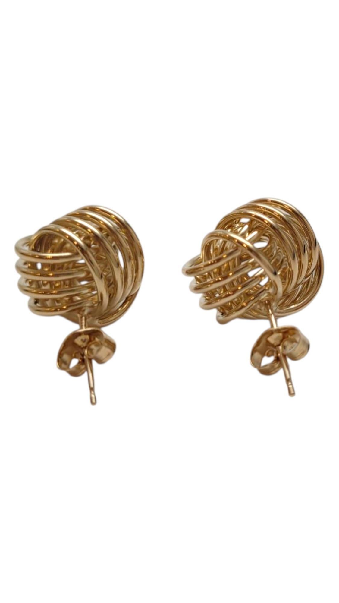 14K Yellow Gold Knot Stud Earrings #21942 In condizioni buone in vendita a Washington Depot, CT