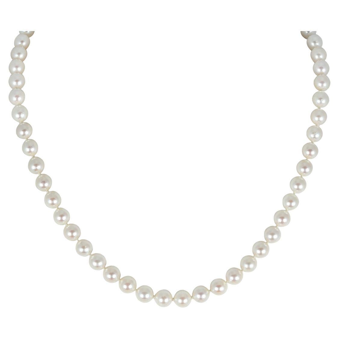 14k Yellow Gold Knotted Pearl Necklace For Sale