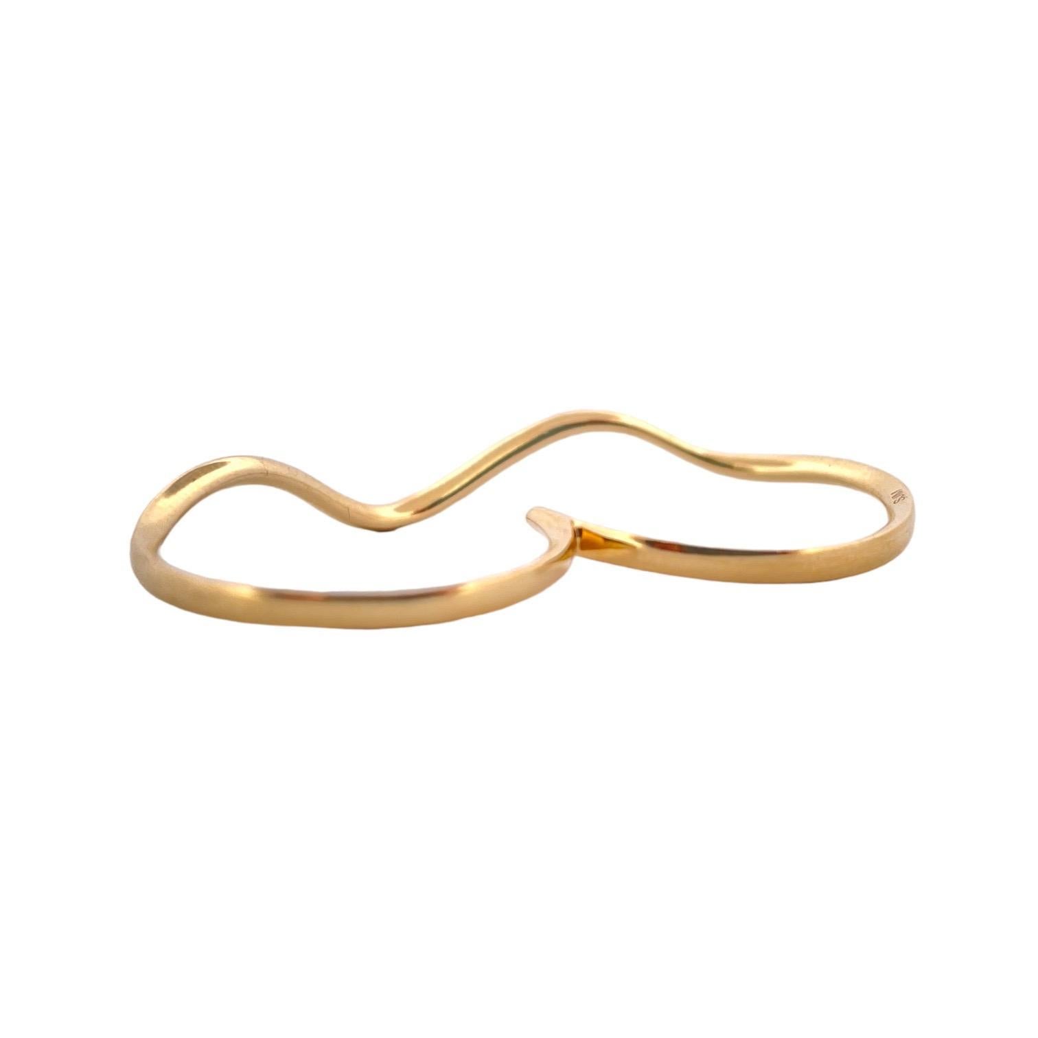 14K Yellow Gold Knuckle Wavy Diamond Ring -  0.11 TCW In Good Condition For Sale In New York, NY