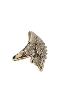 14k Yellow gold ladies Fashion Diamond baguet Ring