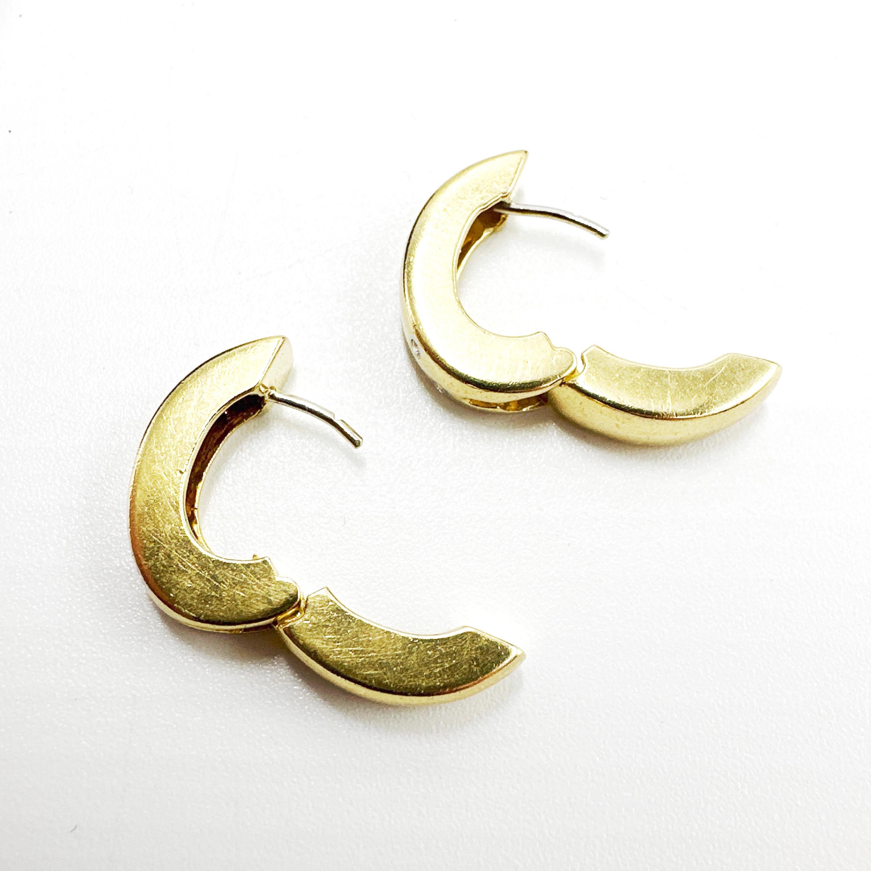 Women's 14k Yellow Gold Ladies Natural VS F-G Diamond Hoop Earrings. 0.18TCW For Sale