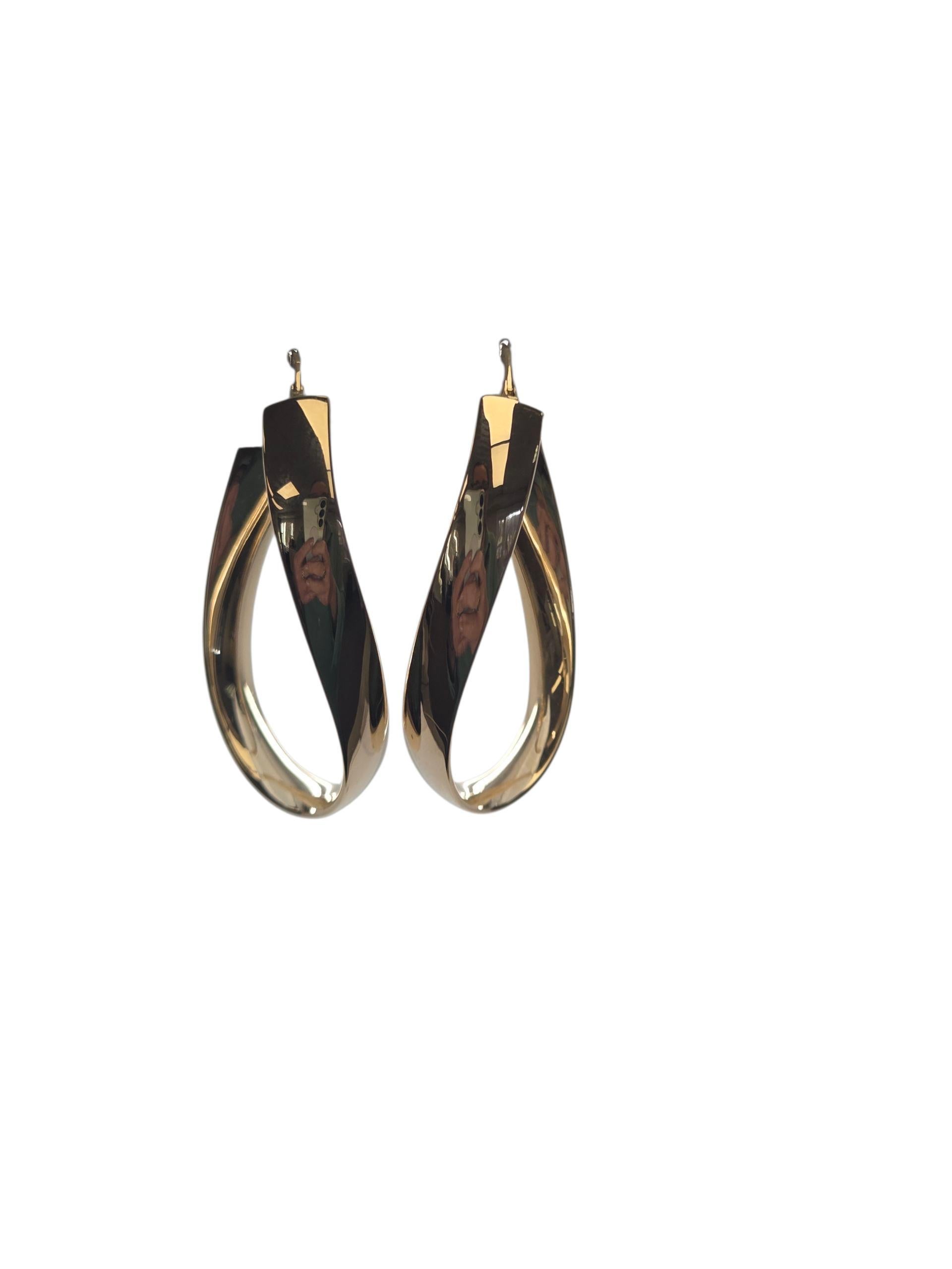 Boucles d'oreilles ovales asymétriques en or jaune 14K #23822 en vente 1