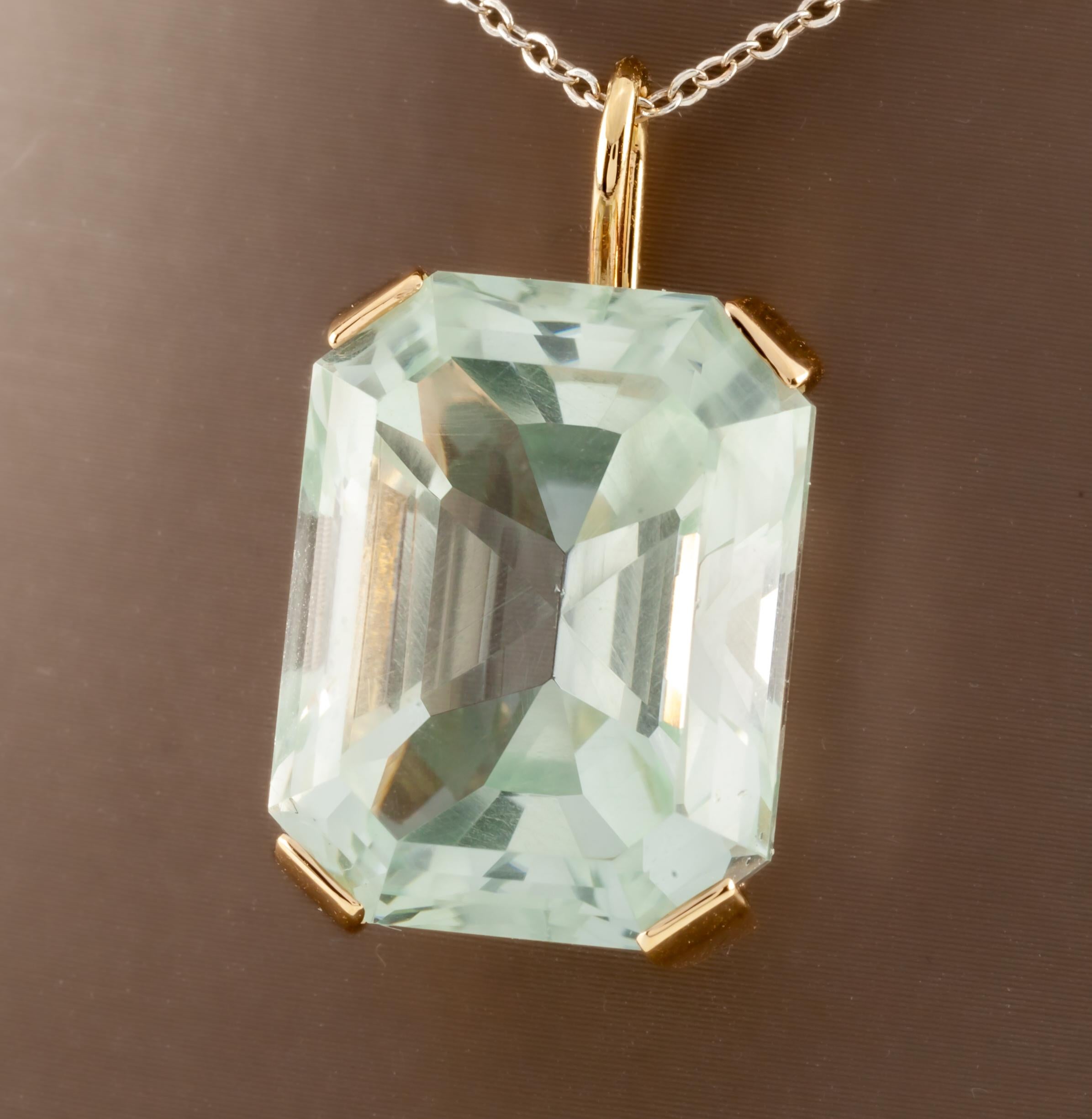 14k Yellow Gold Large Blue Topaz Pendant Gorgeous! For Sale 3
