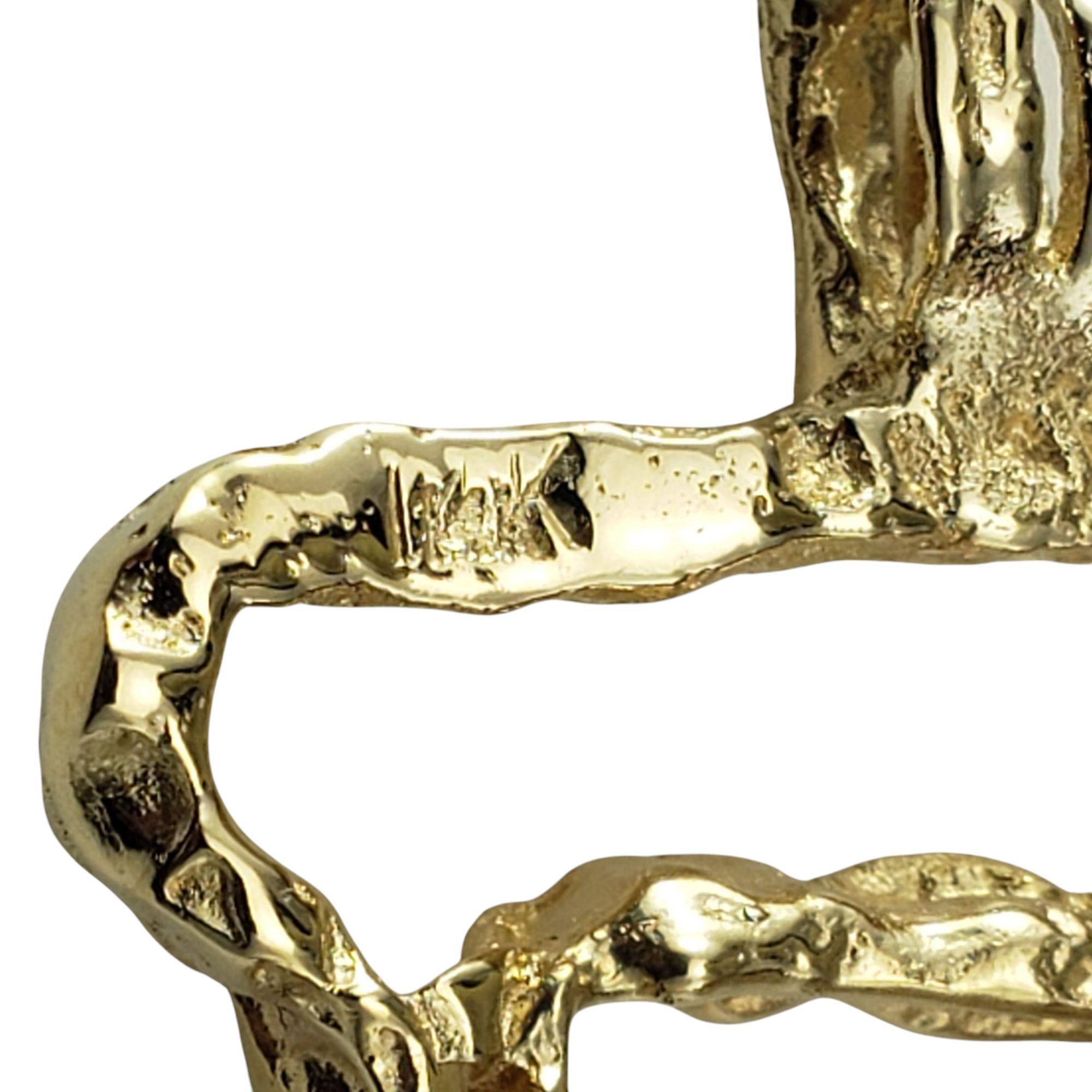 Grand pendentif chai en or jaune 14 carats #20940 Unisexe en vente