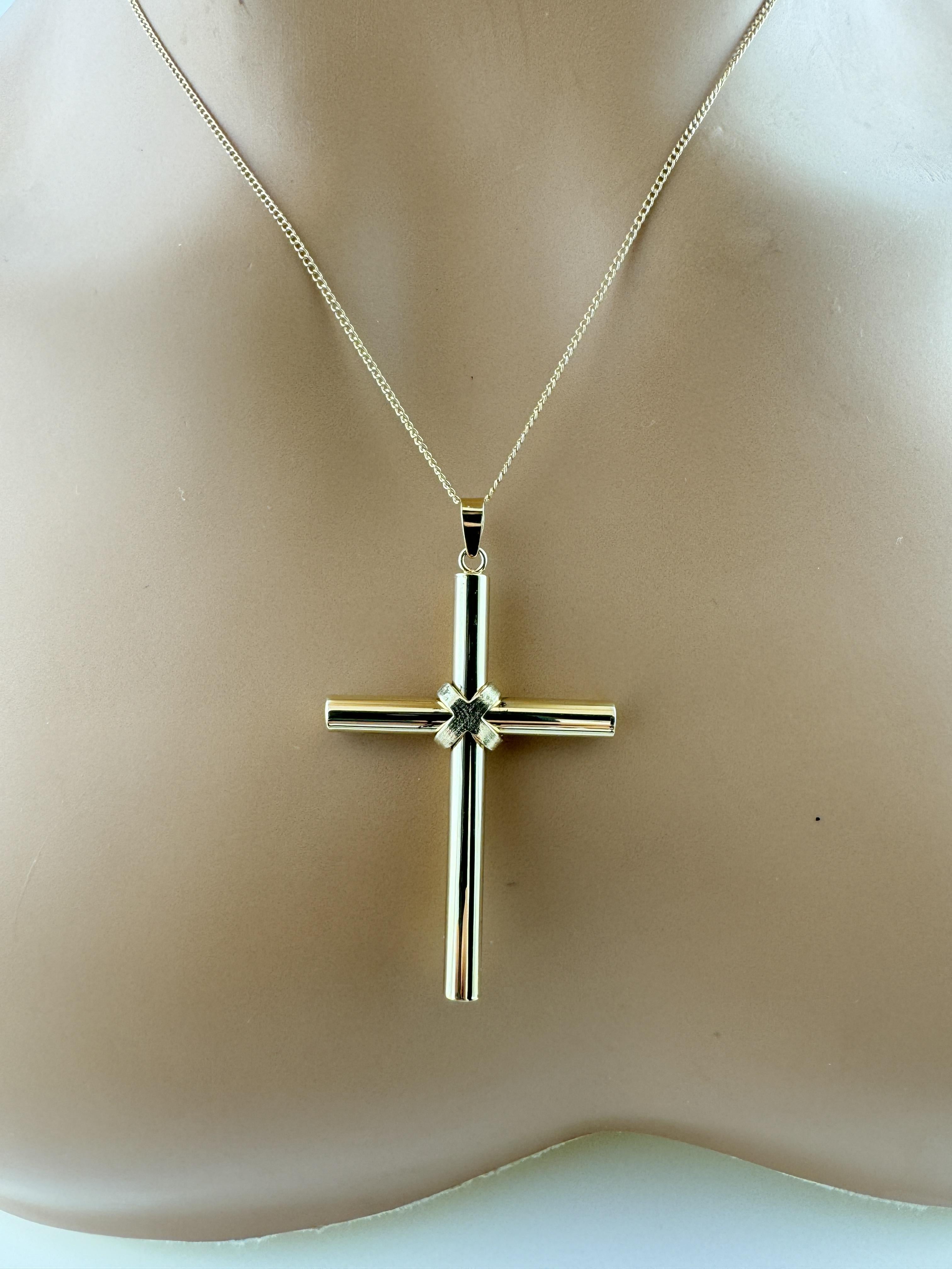 Pendentif grande croix en or jaune 14 carats n° 19606 en vente 9