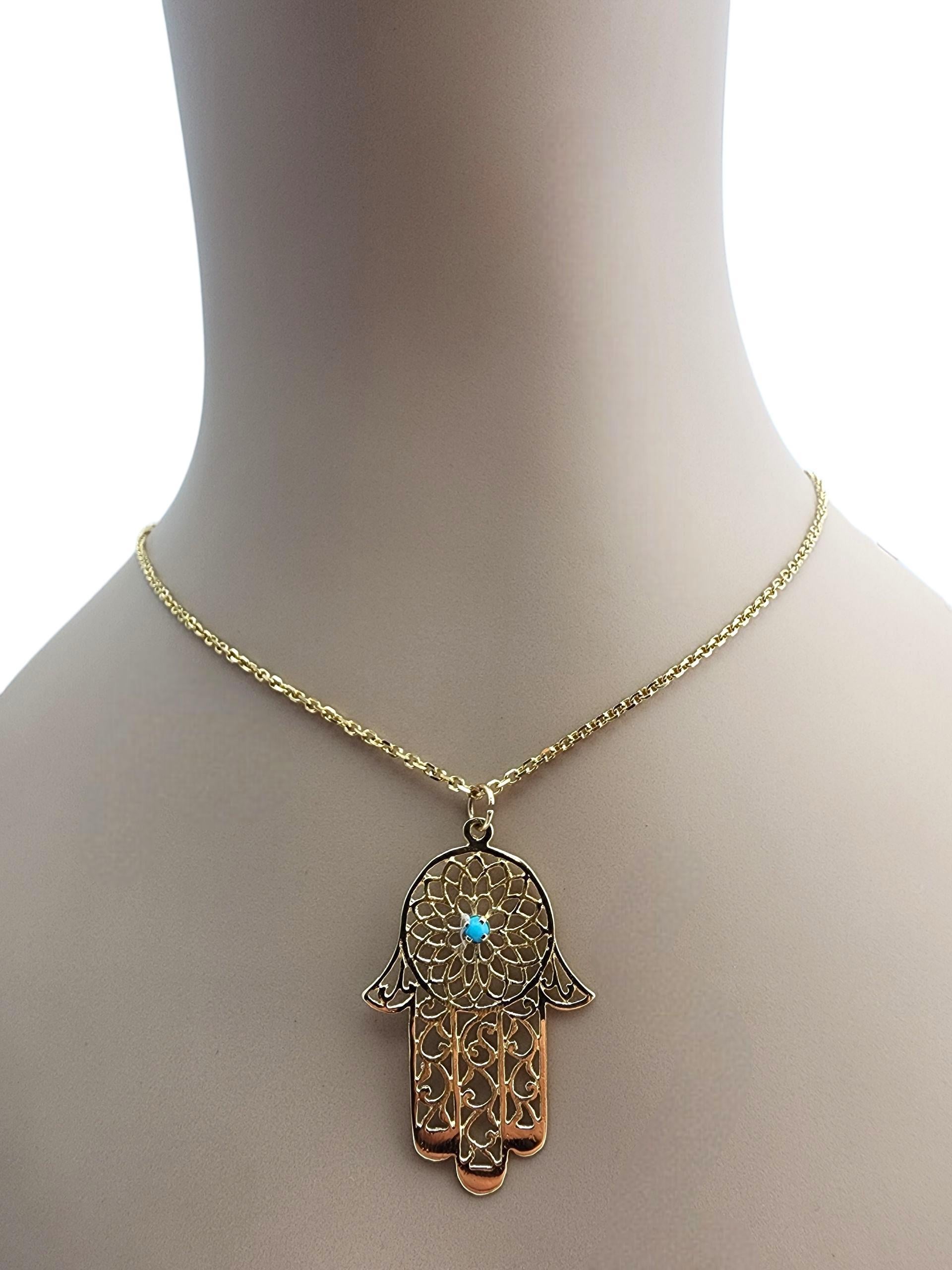 Colgante Hamsa grande de oro amarillo de 14 quilates #22739 en venta 3