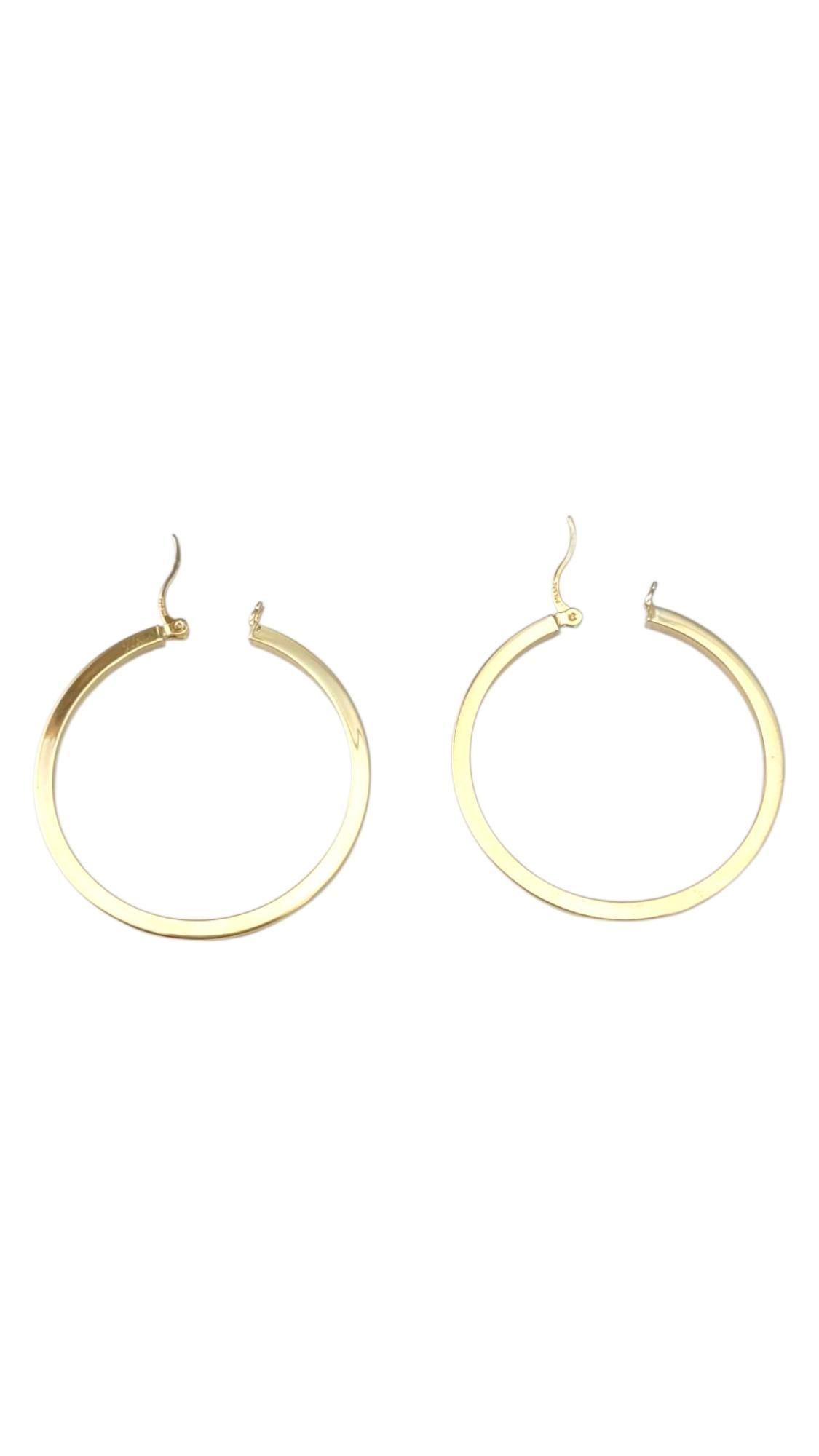 14K Yellow Gold Large Hoop Earrings #21707 In condizioni buone in vendita a Washington Depot, CT