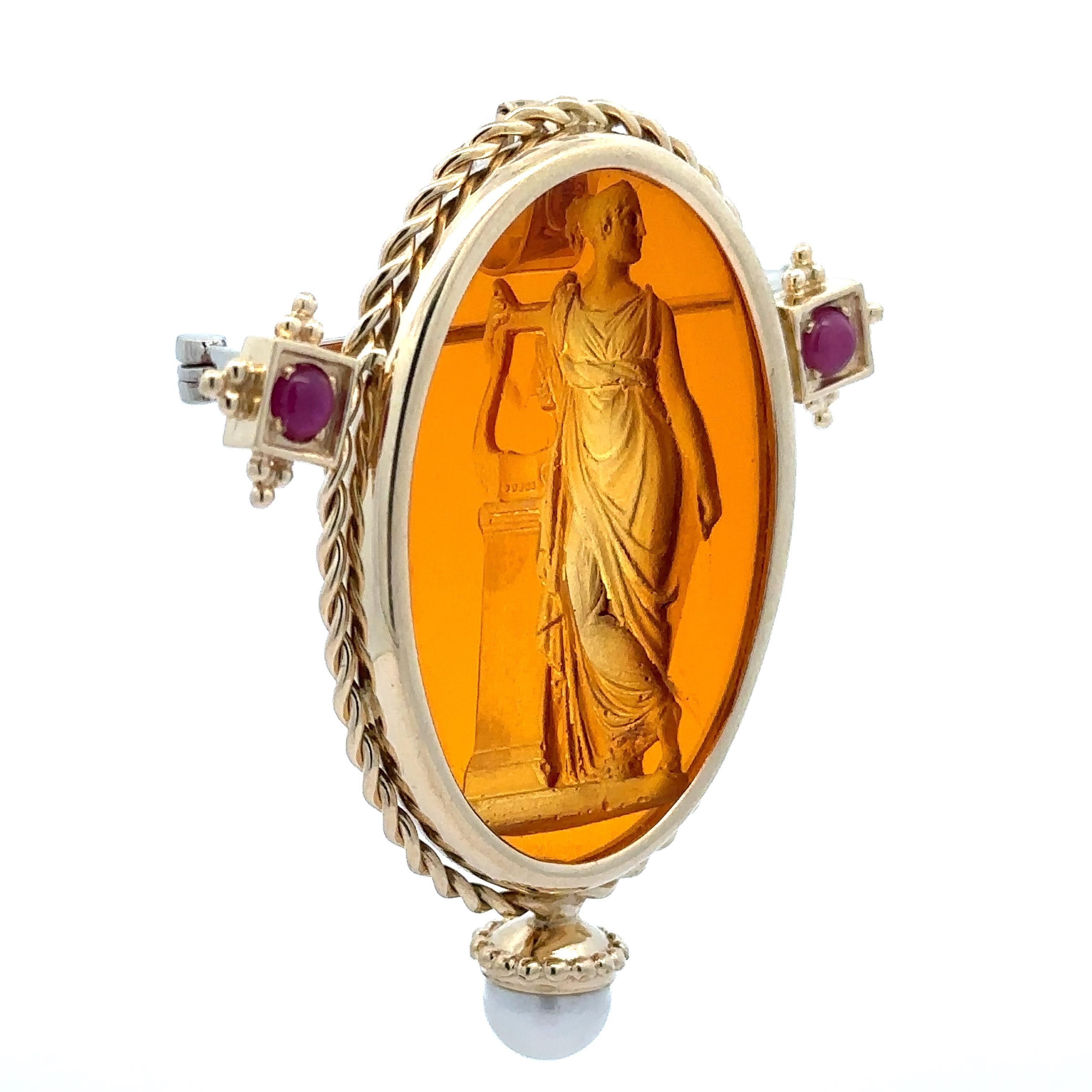 Colgante broche de alambre trenzado de oro amarillo de 14k con gran rubí y perla de cristal calcográfico en Excelente estado para la venta en Montclair, NJ