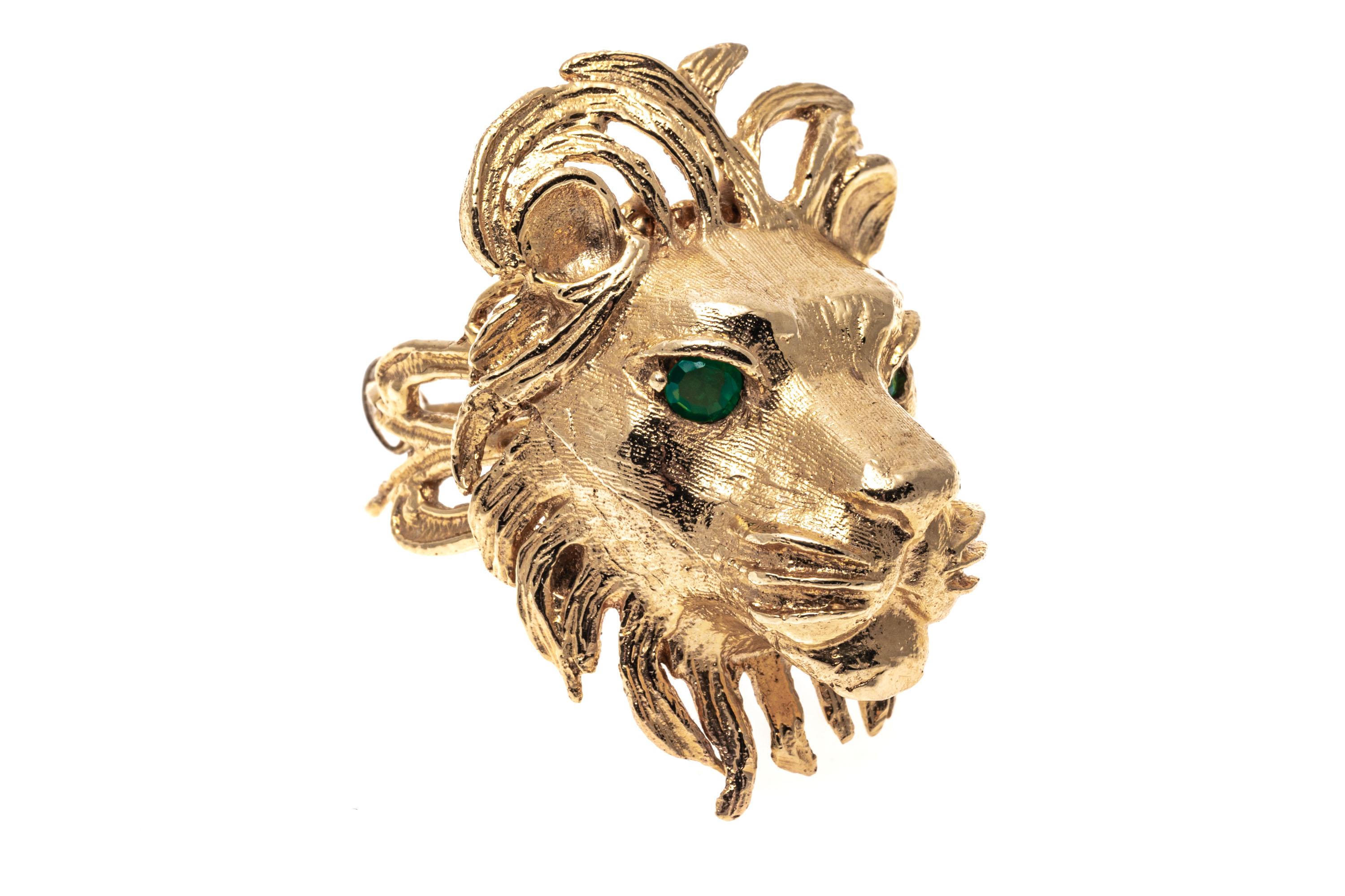 14k Yellow Gold Large Matte Figural Lions Head Ring, Size 8 In Good Condition For Sale In Southport, CT