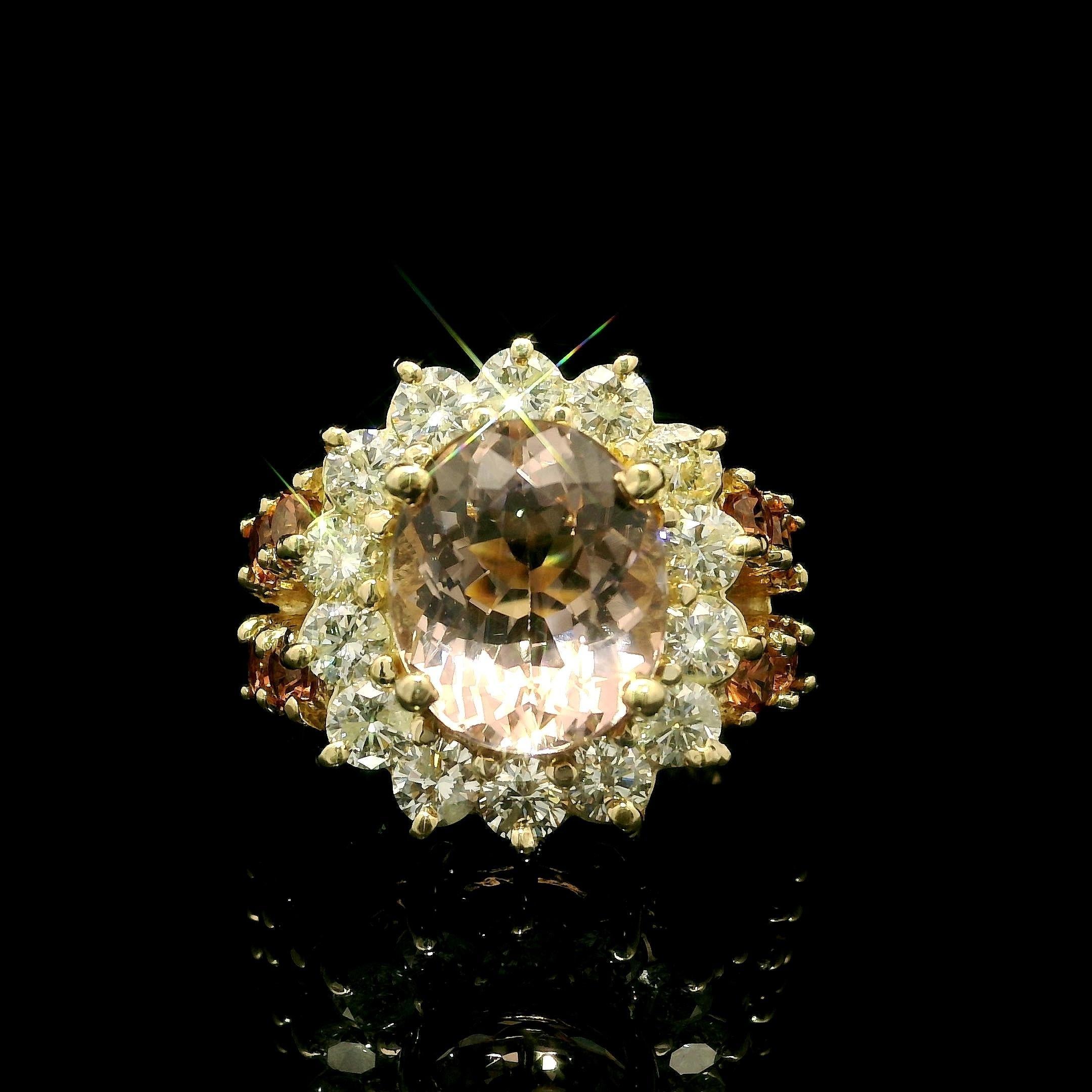 Anello in oro giallo 14k con morganite grande e diamanti da 1,50 ct. in vendita 1