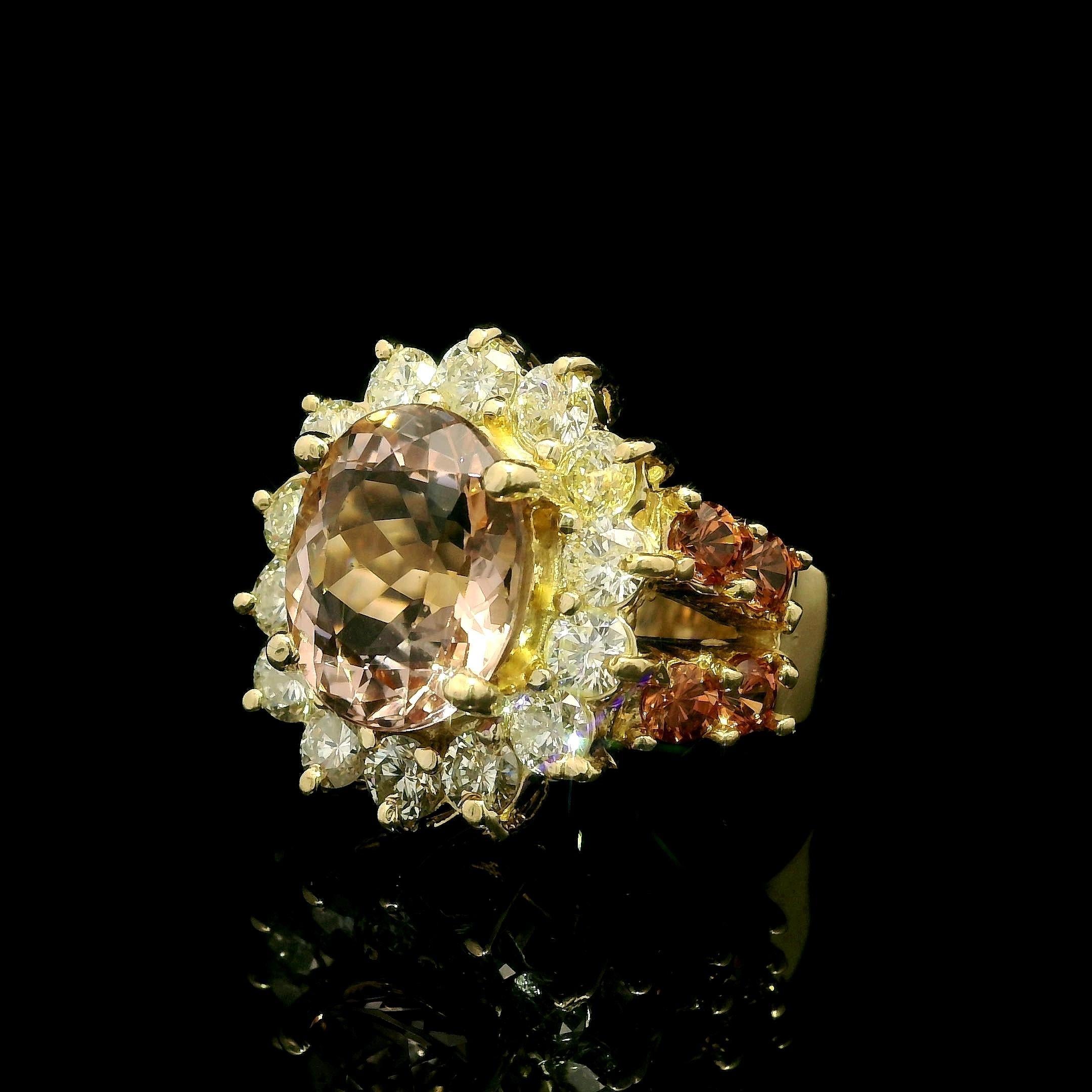 Anello in oro giallo 14k con morganite grande e diamanti da 1,50 ct. in vendita 2