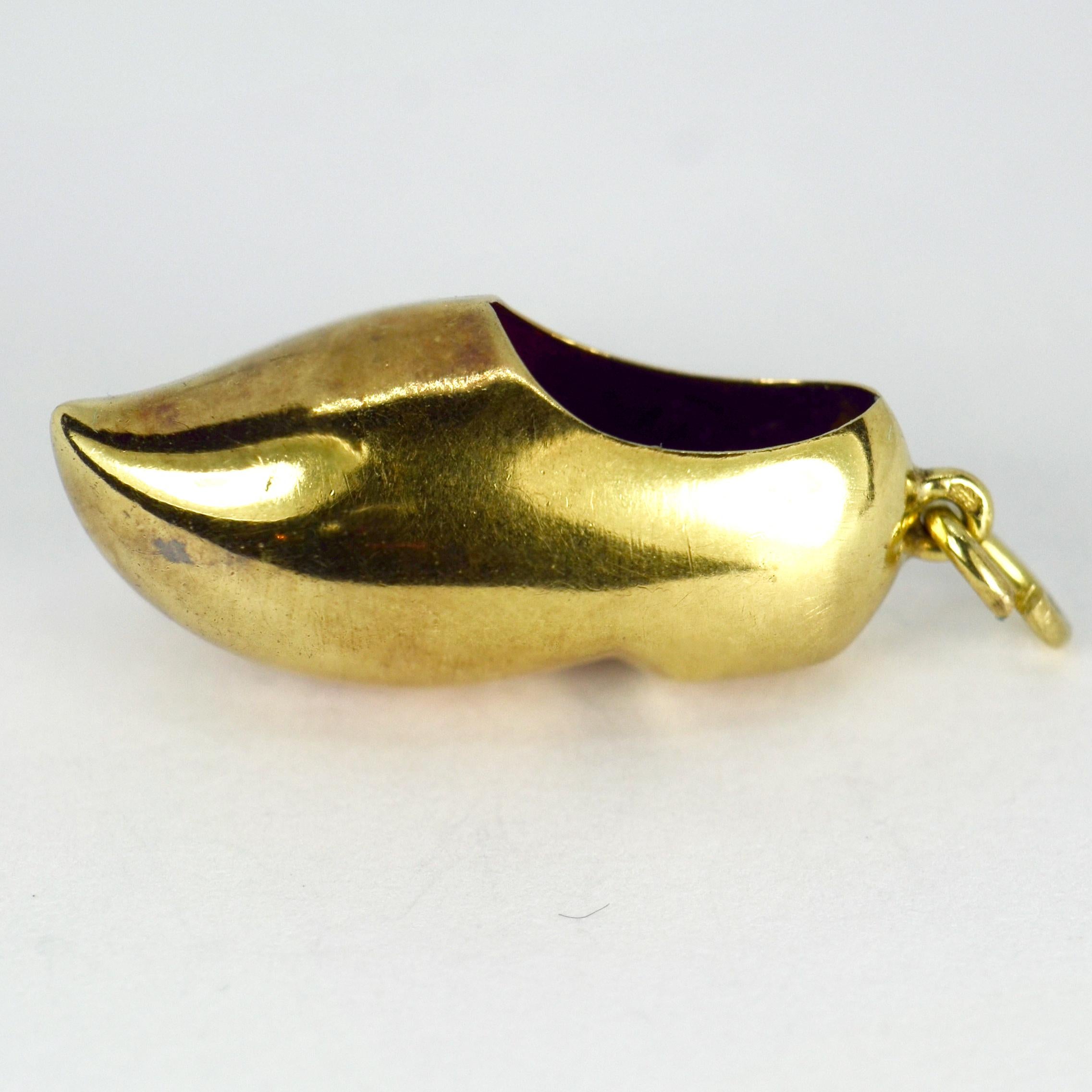 14 Karat Yellow Gold Large Netherlands Clog Charm Pendant In Good Condition In London, GB