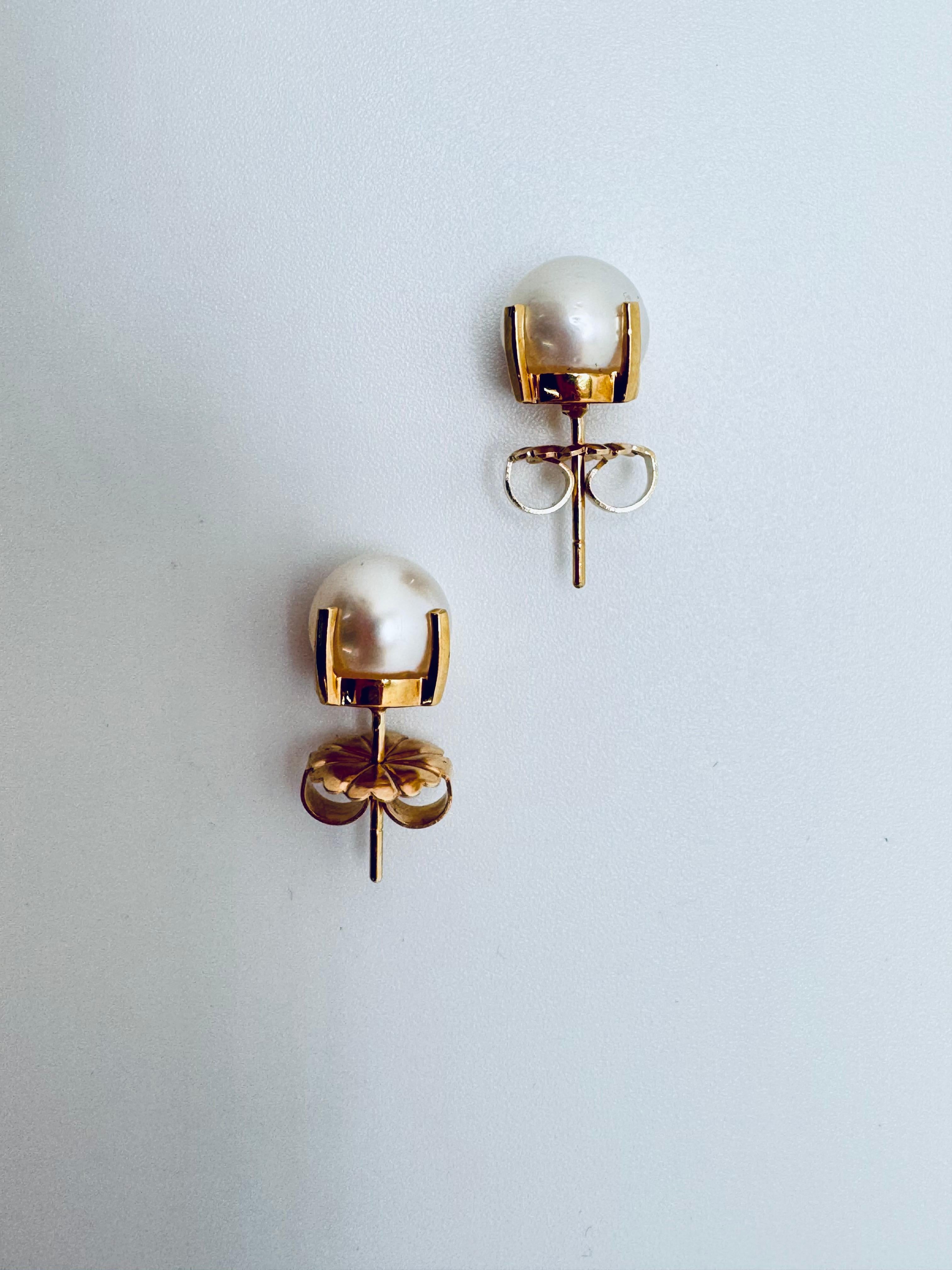 Boucles d'oreilles en or jaune 14K avec grandes perles Bon état - En vente à Palm Desert, CA