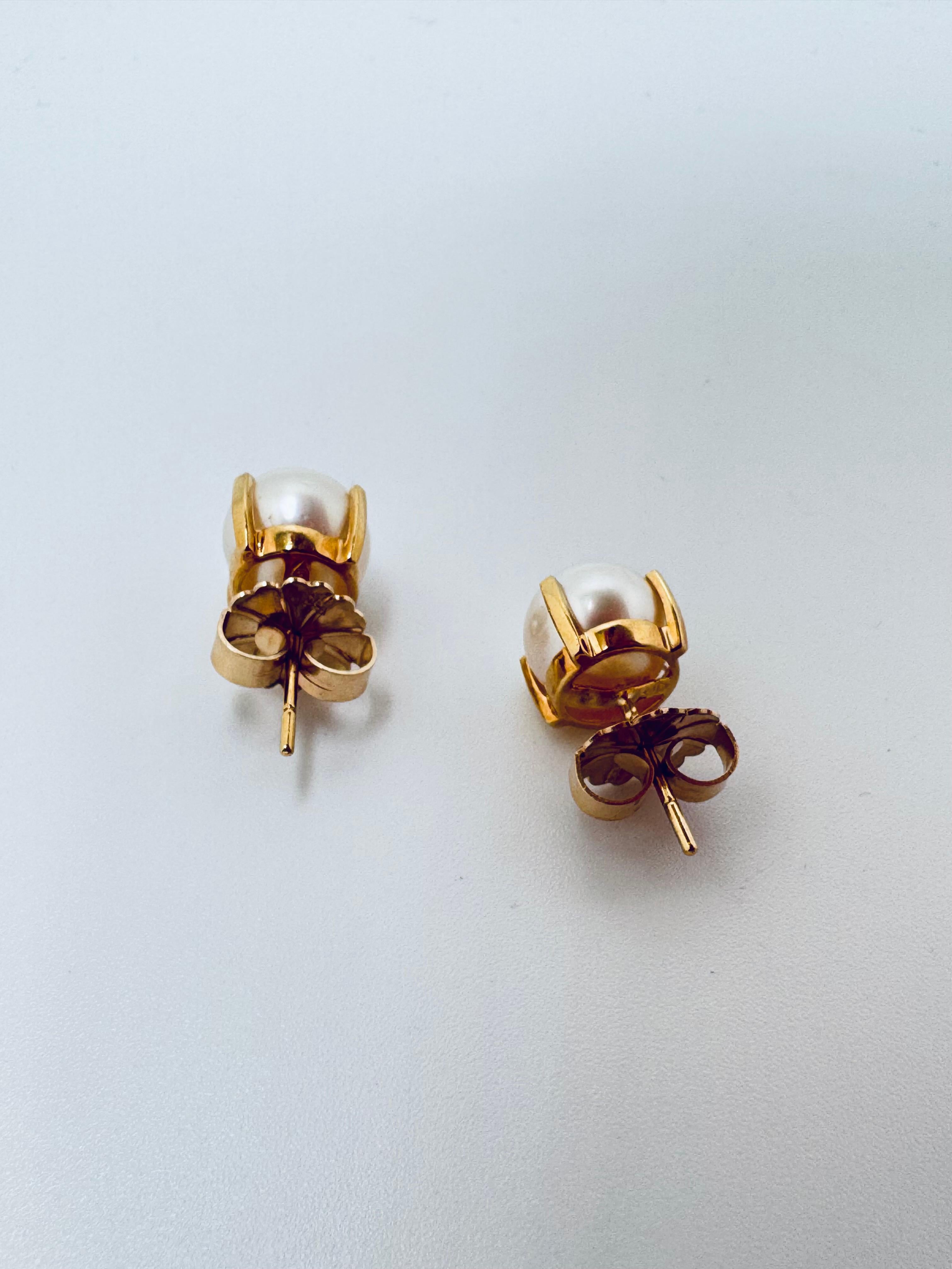Boucles d'oreilles en or jaune 14K avec grandes perles en vente 1