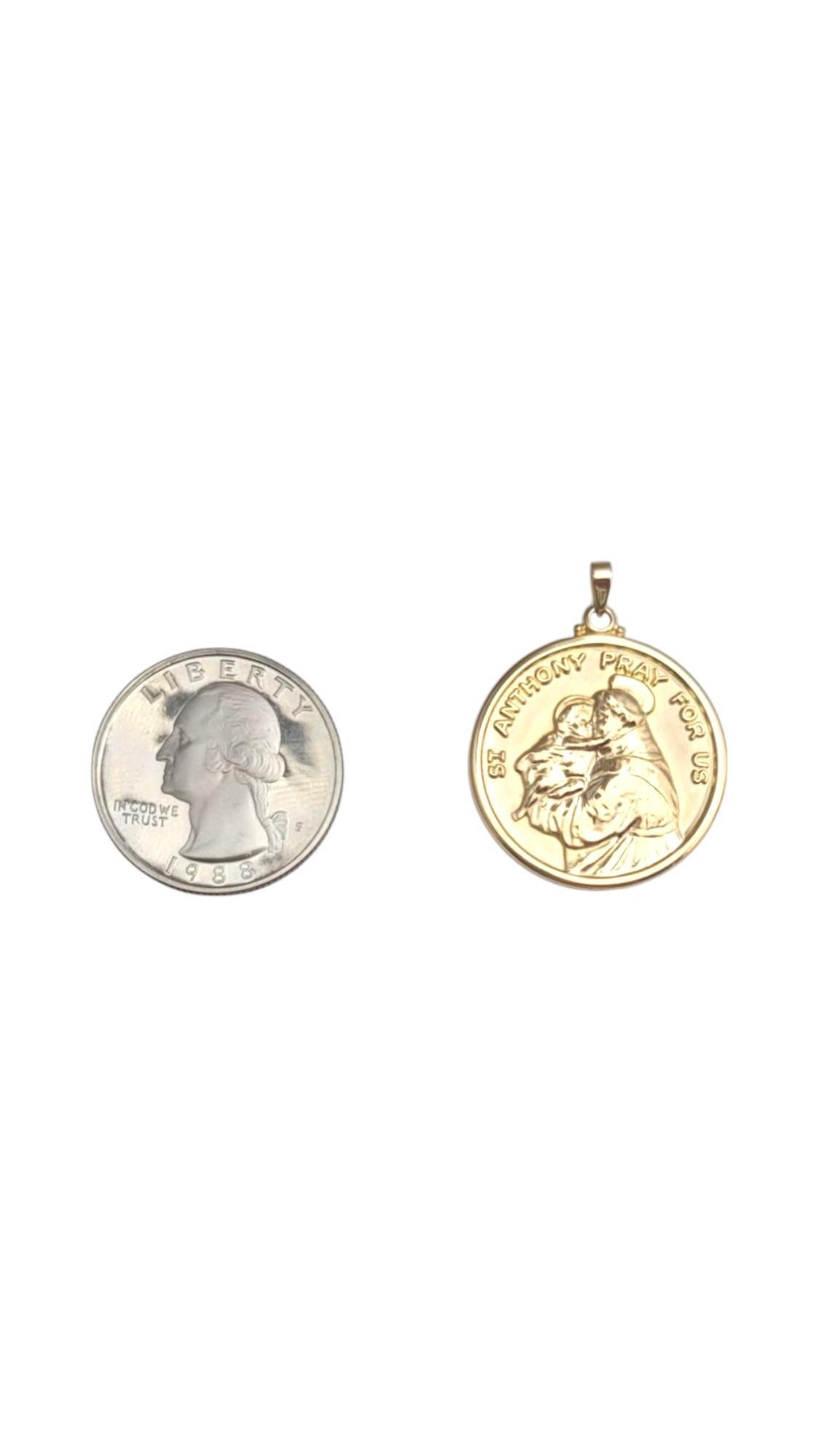 Pendentif grand saint Antoine en or jaune 14K #21071 Pour femmes en vente