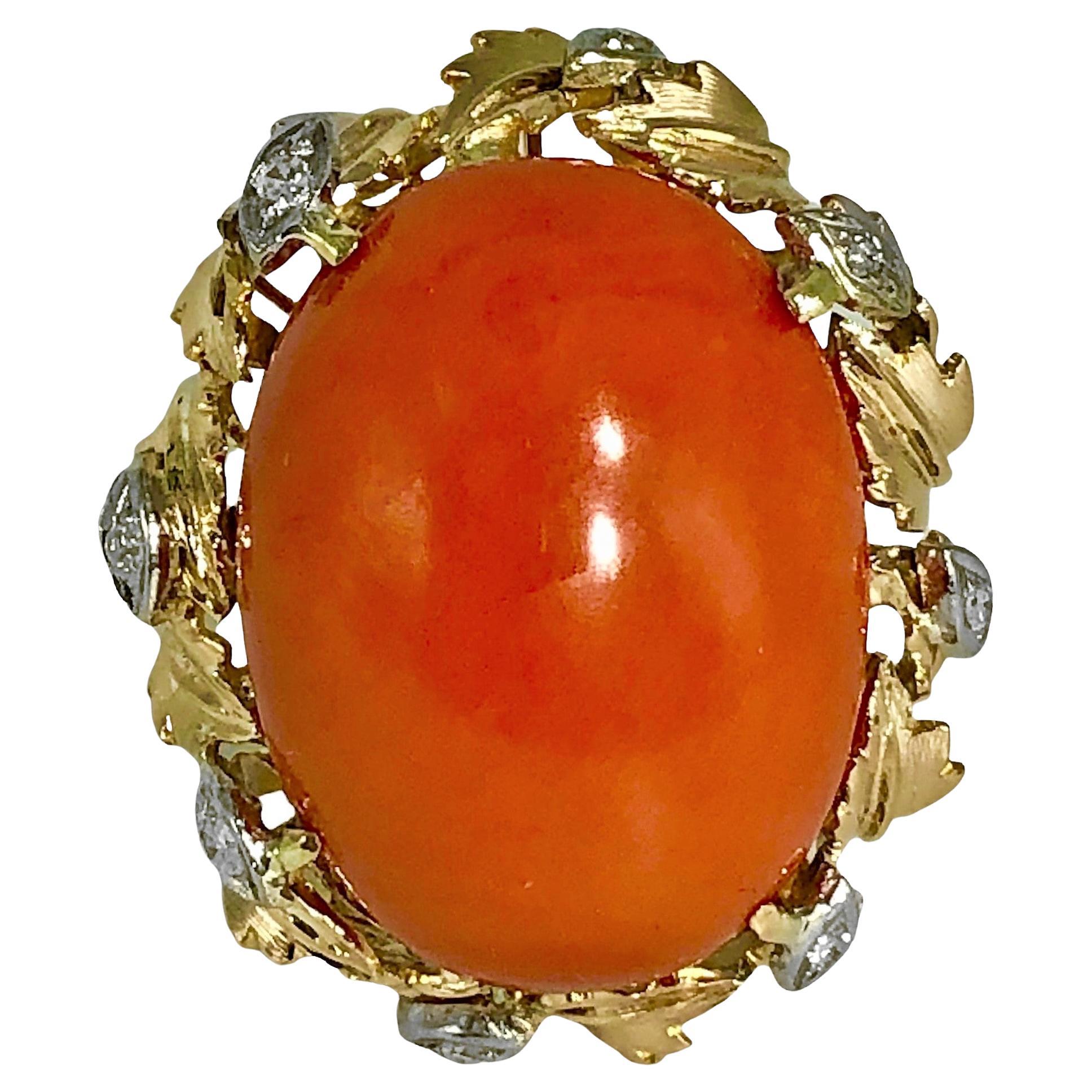 14K Gelbgold Ring mit großformatiger Koralle und Diamant