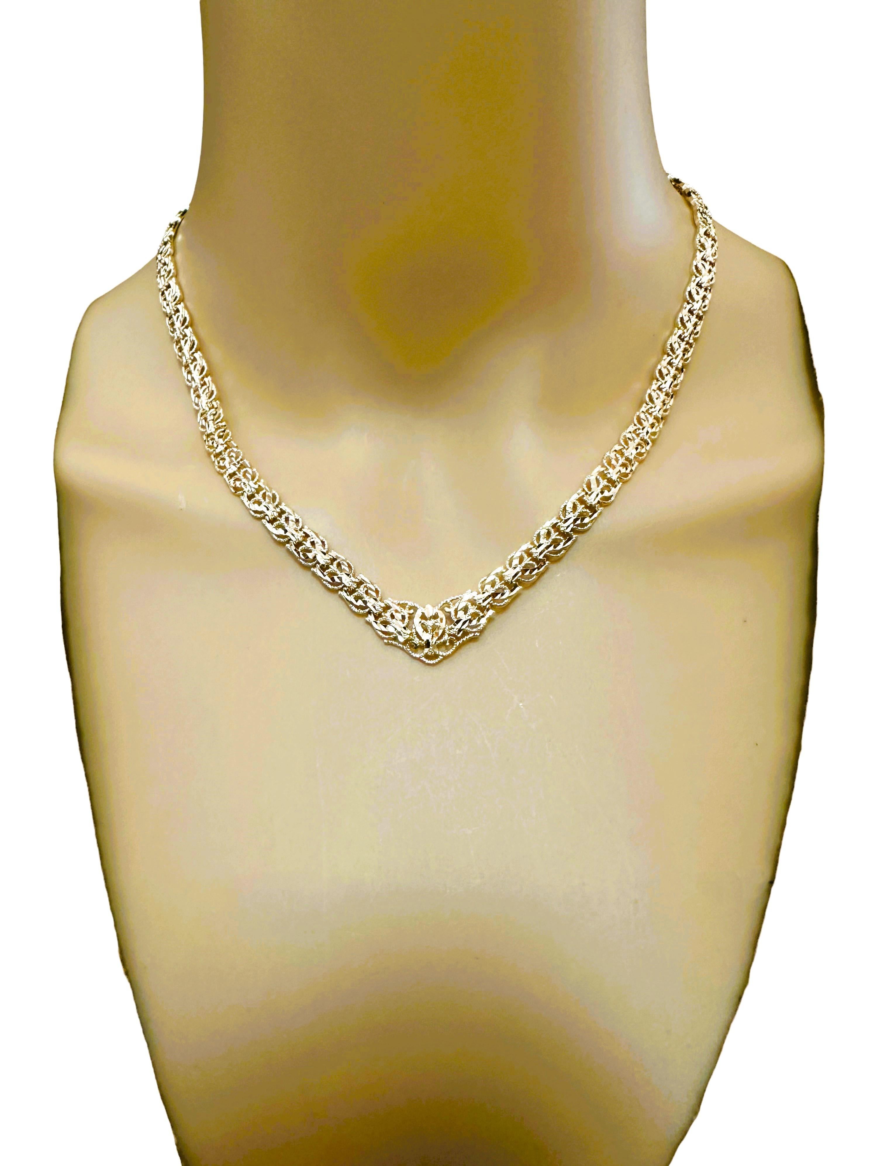 14k Gelbgold Laser Cut Filigrane V-Halskette 20,69 Gramm Damen im Angebot