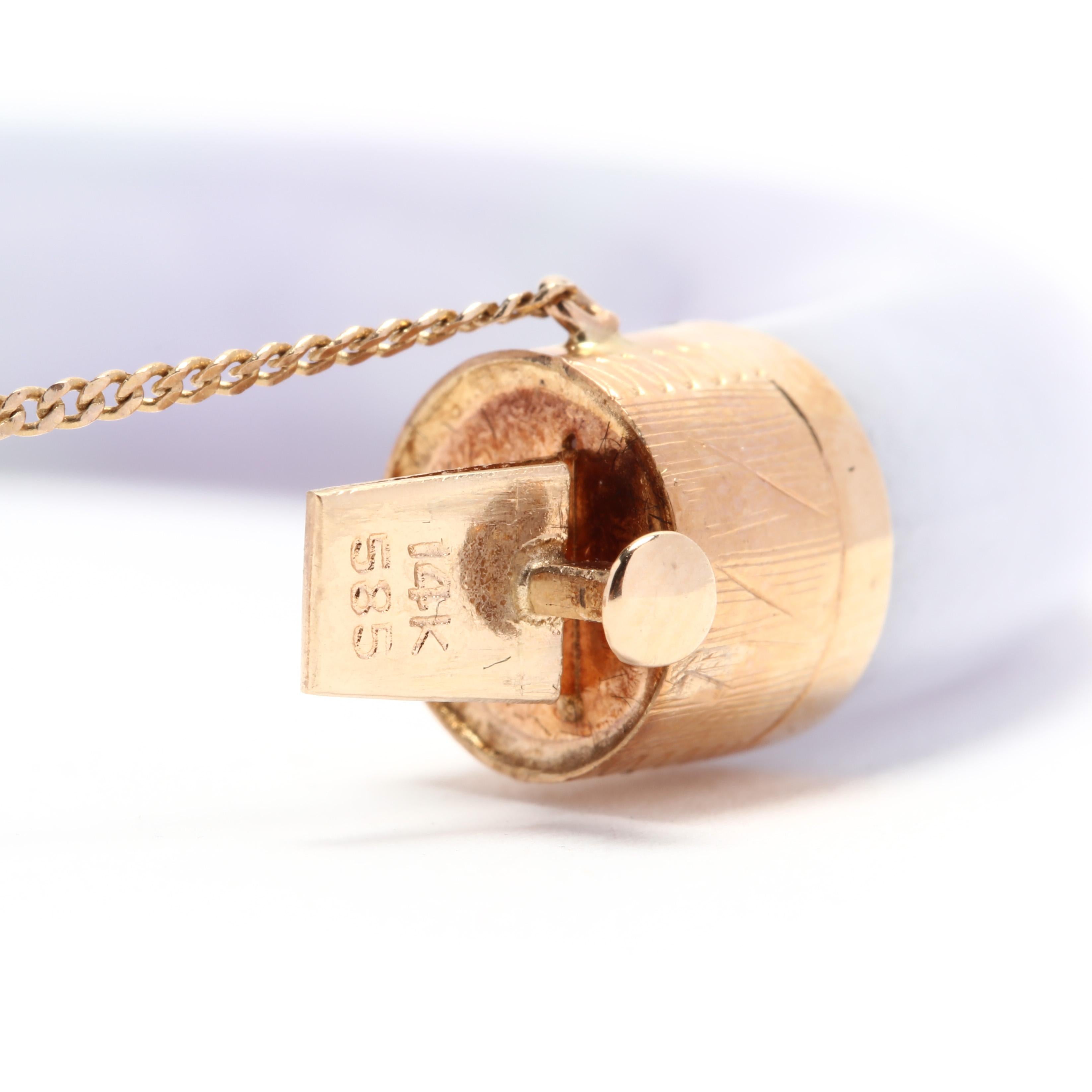 Armreif mit Scharnier aus 14 Karat Gelbgold Lavendel Jade im Zustand „Gut“ in McLeansville, NC
