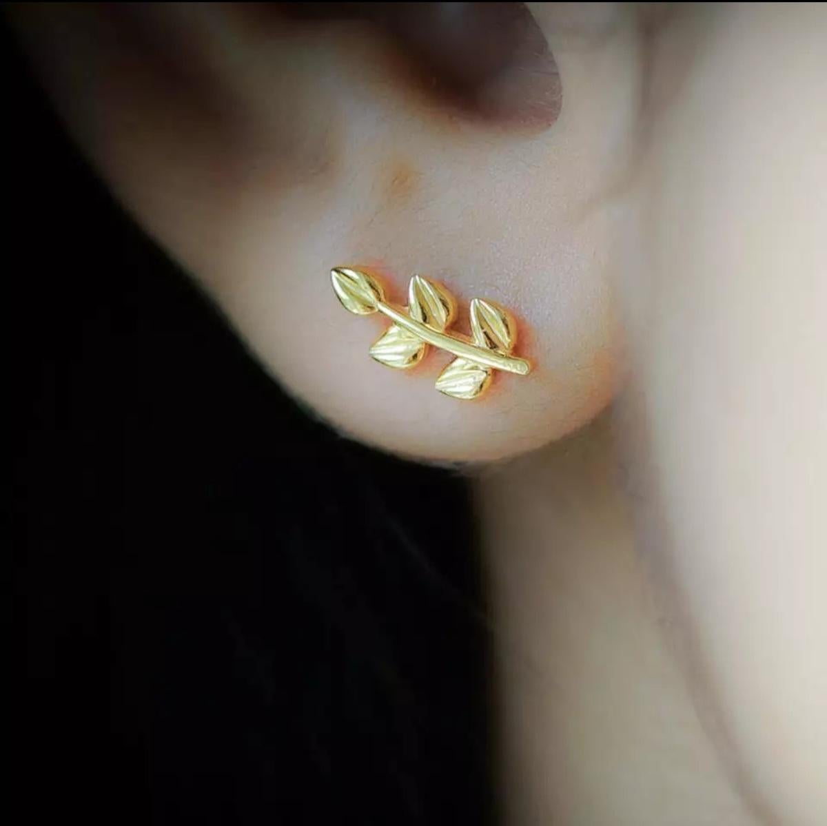14K Yellow Gold Leaf Climber Ear Studs Solid Gold Minimalist Gold Ear Studs Gift In New Condition For Sale In Chicago, IL