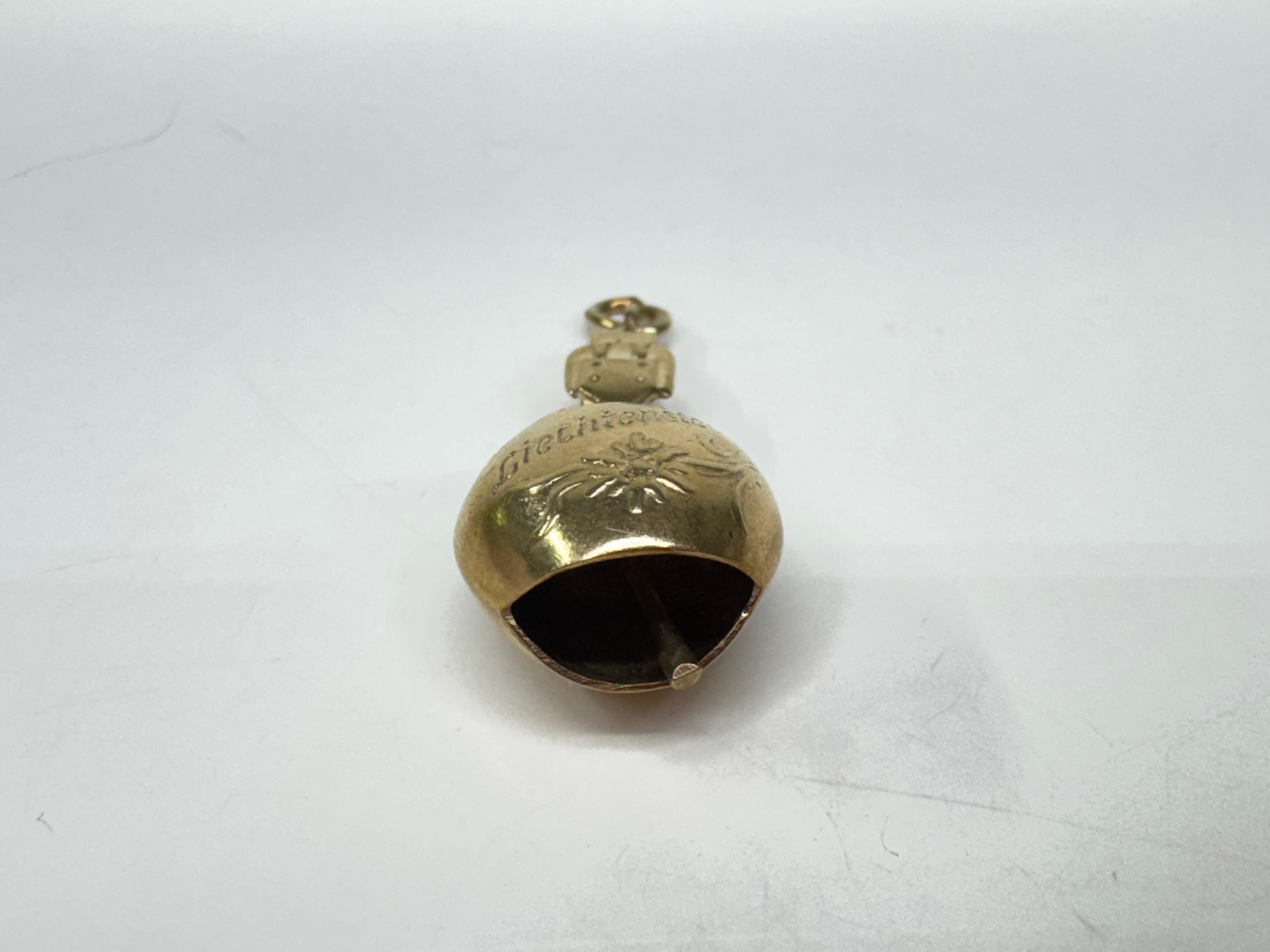 Art déco Cloche Lichtenstein en or jaune 14 carats en vente