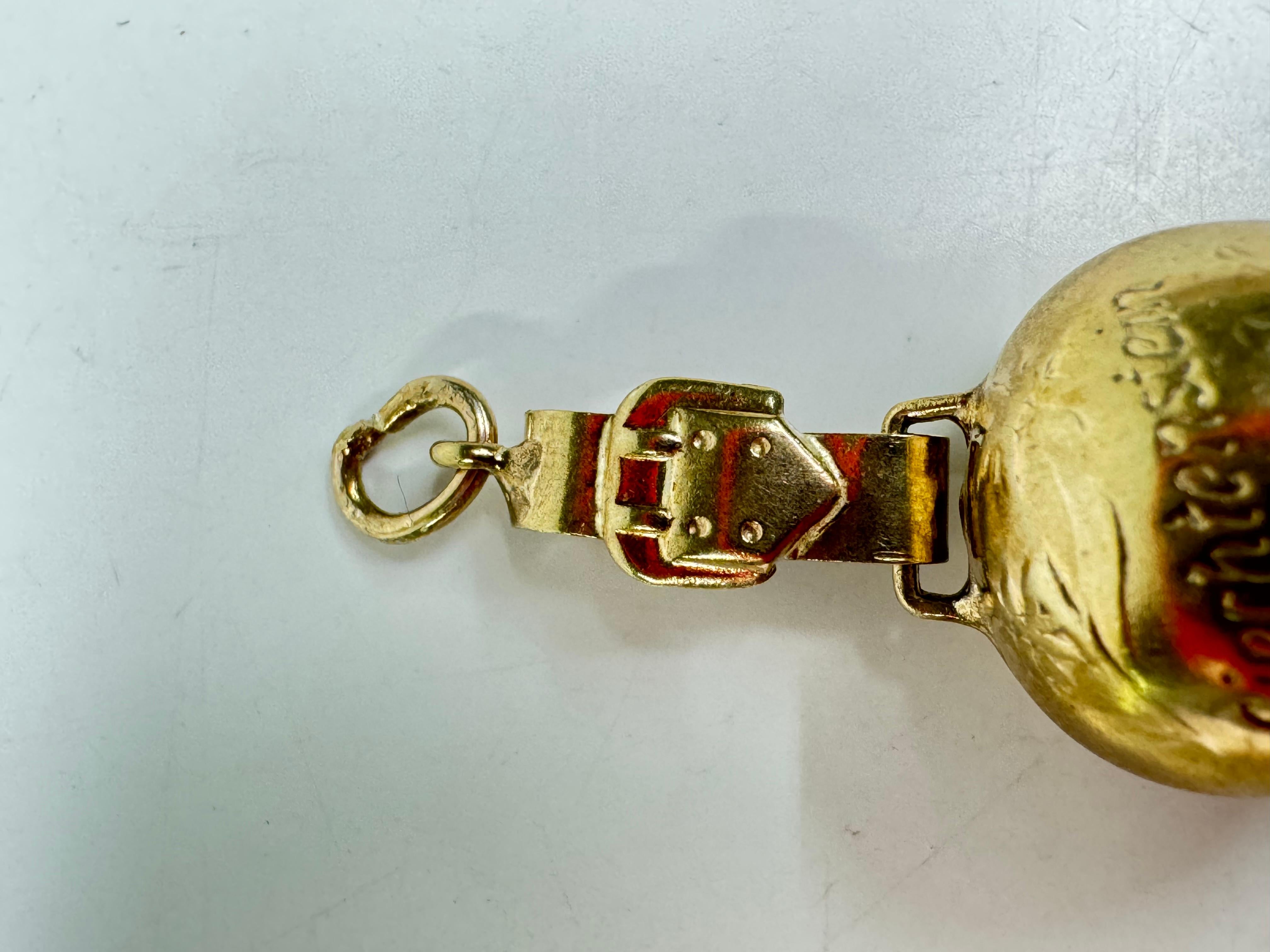 Cloche Lichtenstein en or jaune 14 carats en vente 2