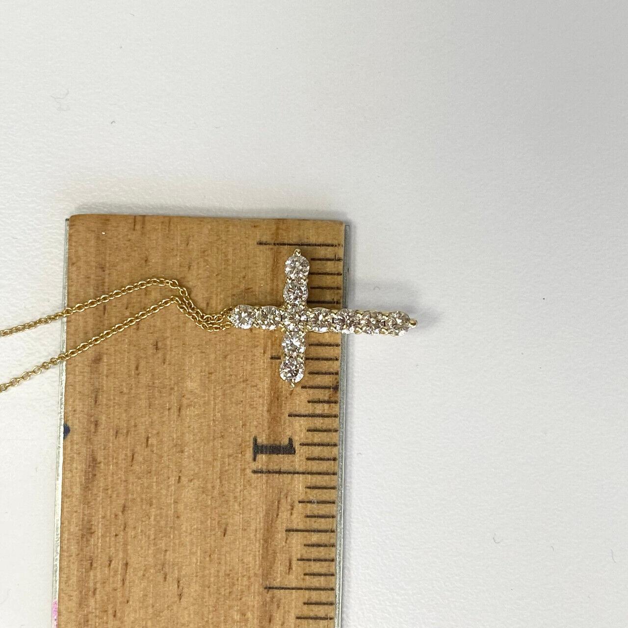 14k Yellow Gold Light Champagne Diamond Cross Pendant In New Condition For Sale In Los Angeles, CA