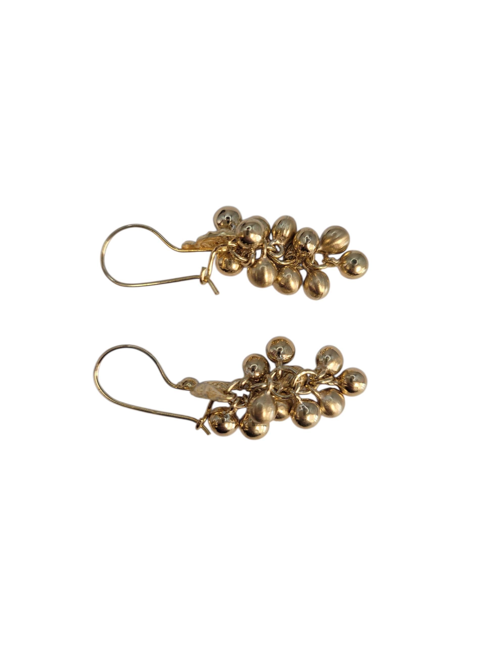 Contemporaneo Orecchini con perle d'uva pendenti in oro giallo 14k con finitura opaca #23211 in vendita