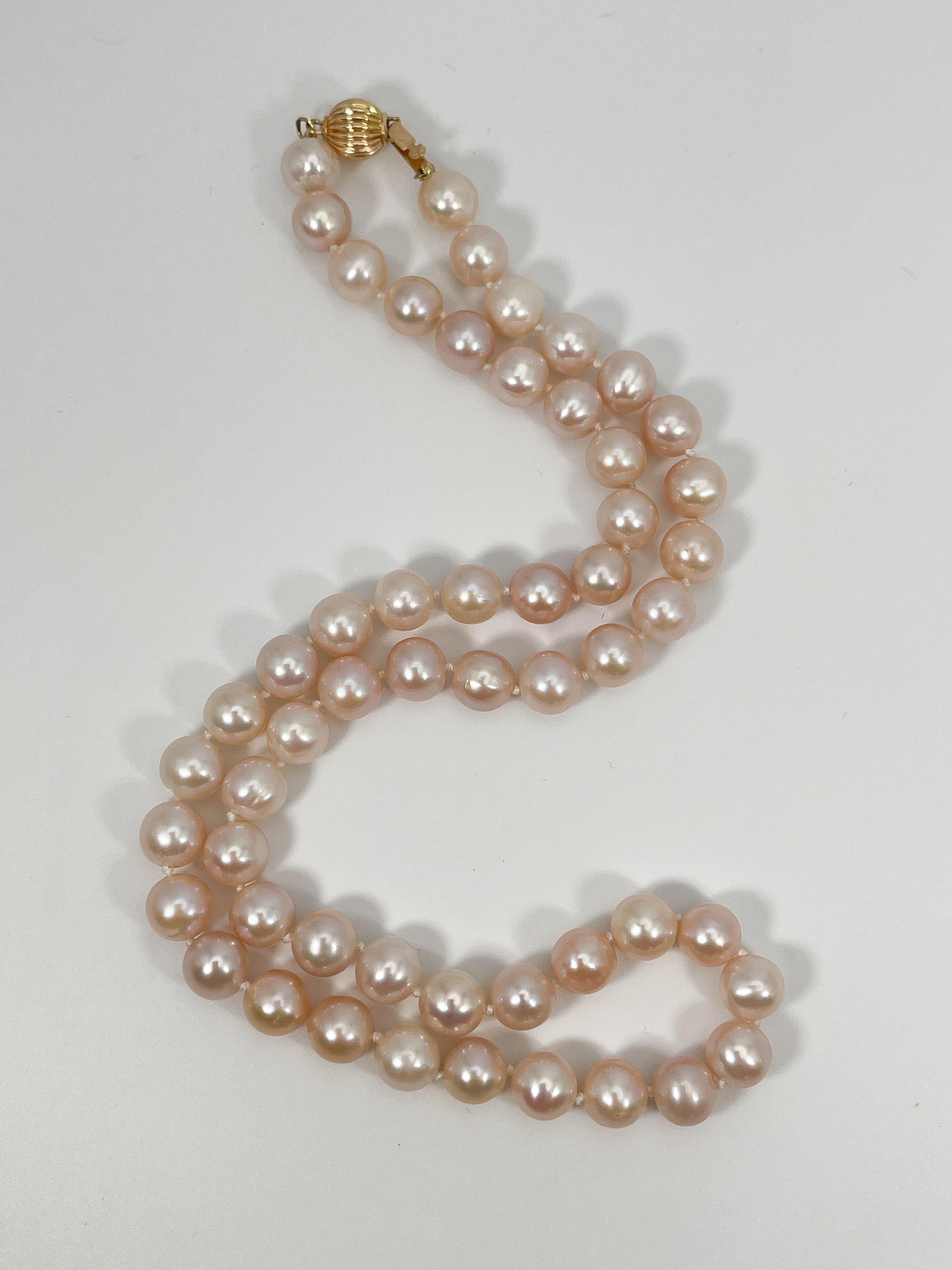 14K Yellow Gold Light Pink Pearl Necklace In Excellent Condition For Sale In Stuart, FL