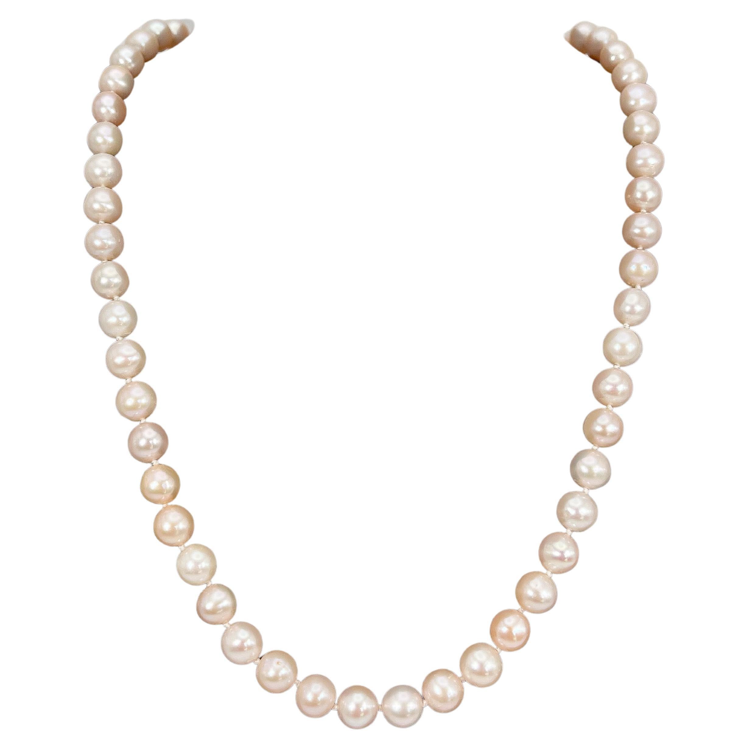 14K Yellow Gold Light Pink Pearl Necklace For Sale