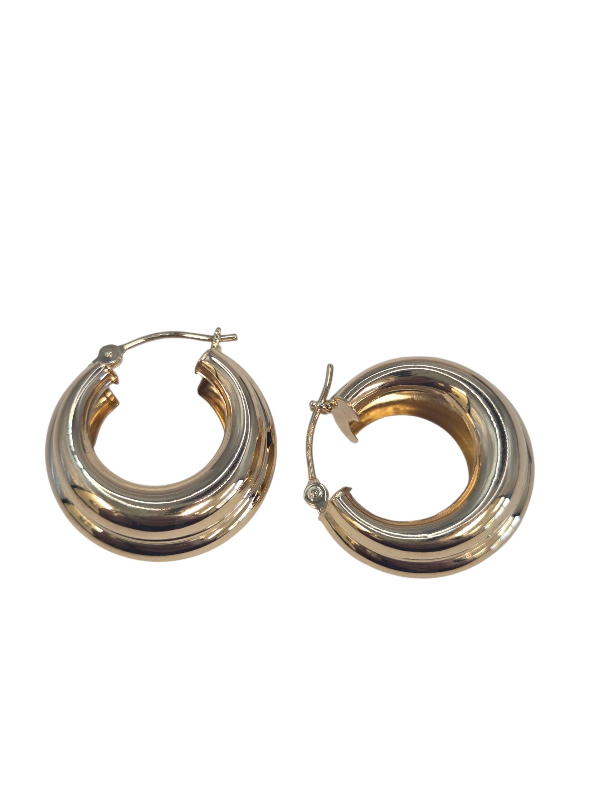 Boucles d'oreilles Huggie en or jaune 14K #23536 Pour femmes en vente